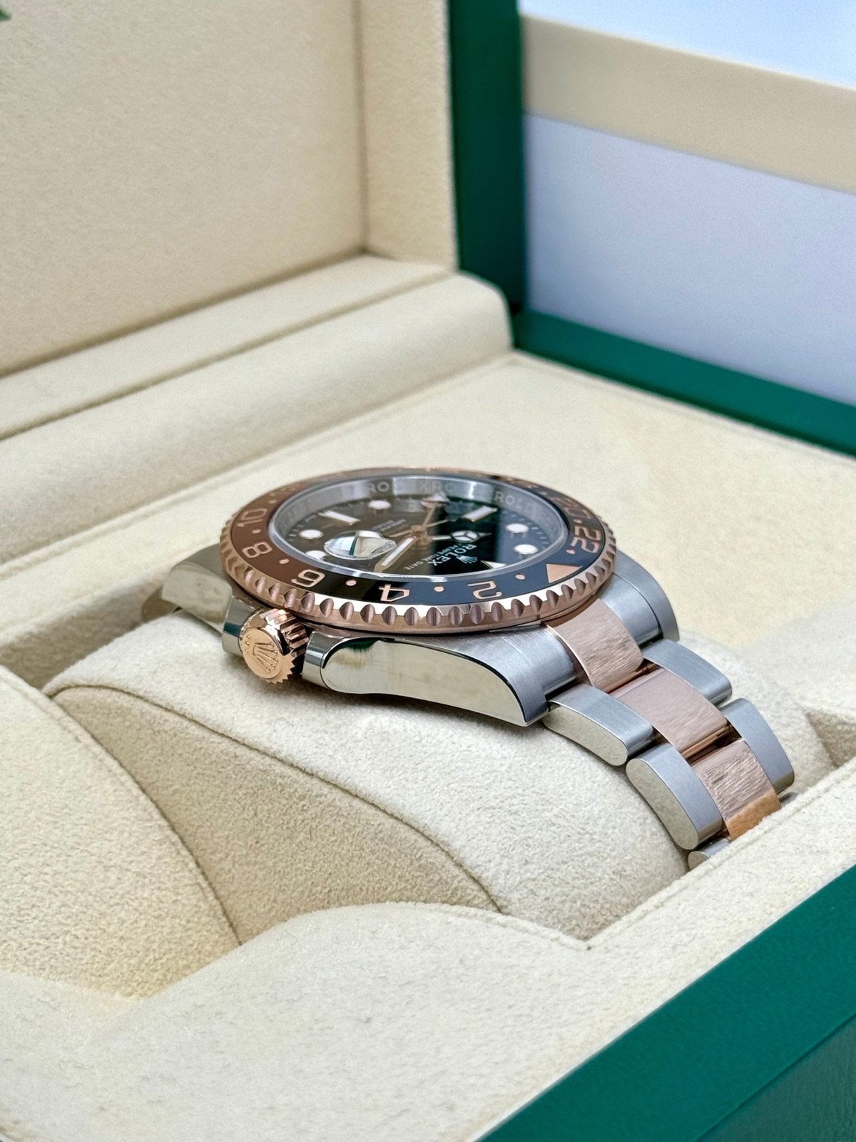 2022 Rolex GMT-Master II “Rootbeer” 40mm 126711CHNR Two-Tone (Unworn) - Image 8
