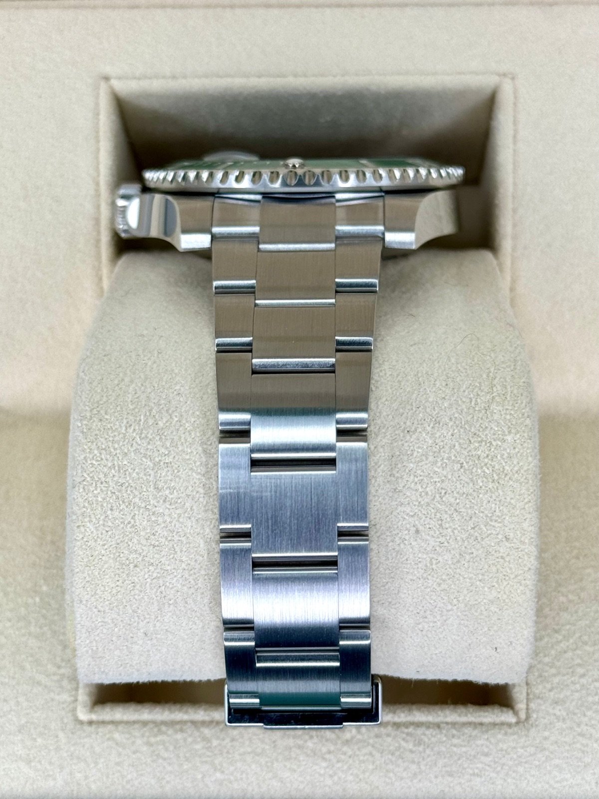 2015 Rolex Submariner “Hulk” 40mm 116610LV Green Dial - Image 4