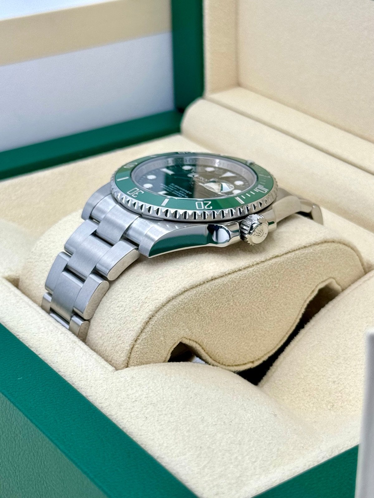 2015 Rolex Submariner “Hulk” 40mm 116610LV Green Dial - Image 5