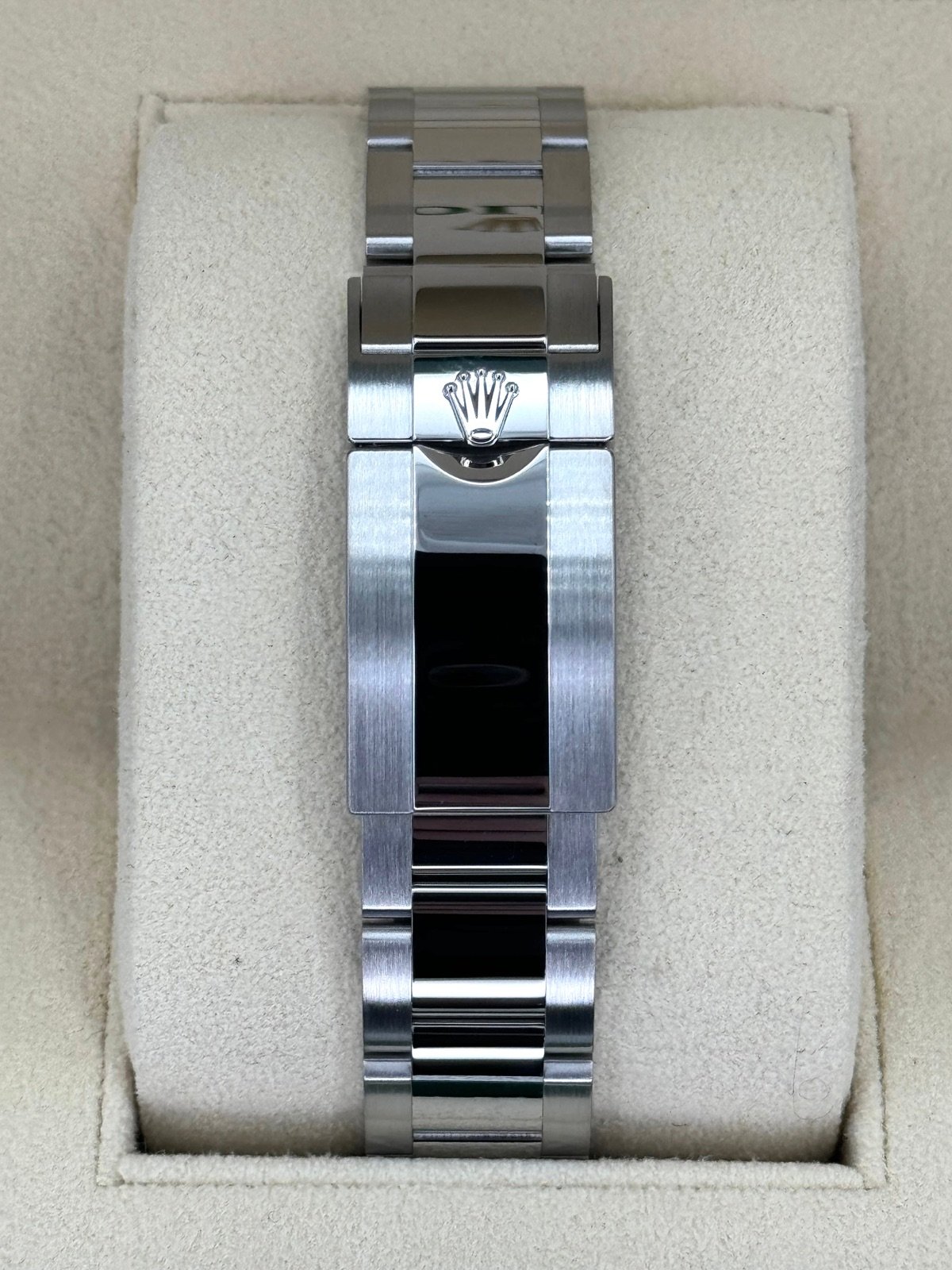 2023 Rolex Yacht-Master 40m 126622 Stainless Steel Blue Dial - Image 2