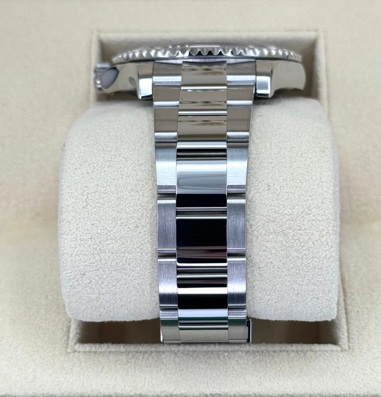 2023 Rolex Yacht-Master 40m 126622 Stainless Steel Blue Dial - Image 4