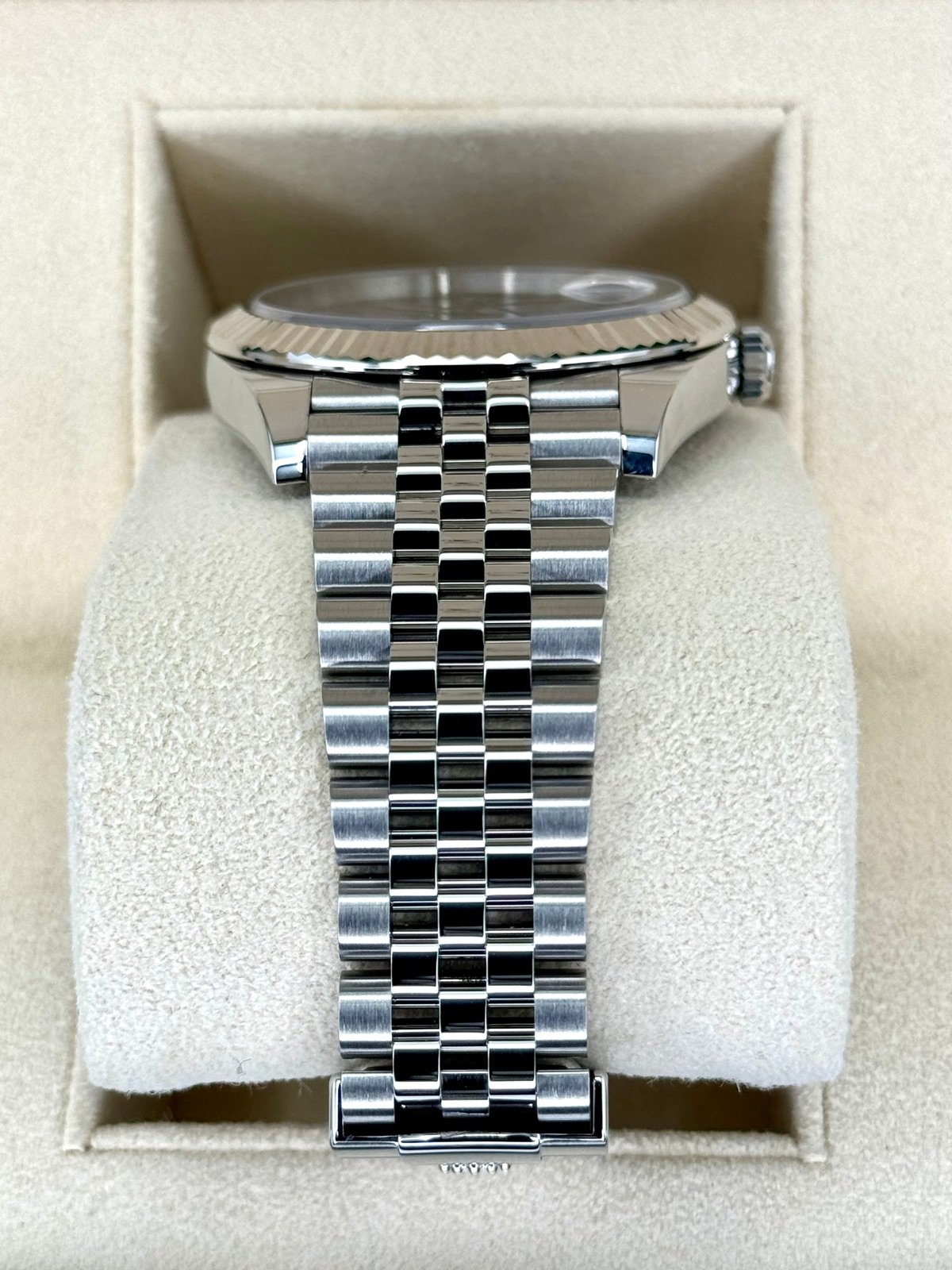 2023 Rolex Datejust 41mm 126334 Stainless Steel Jubilee Wimbledon Dial - Image 3