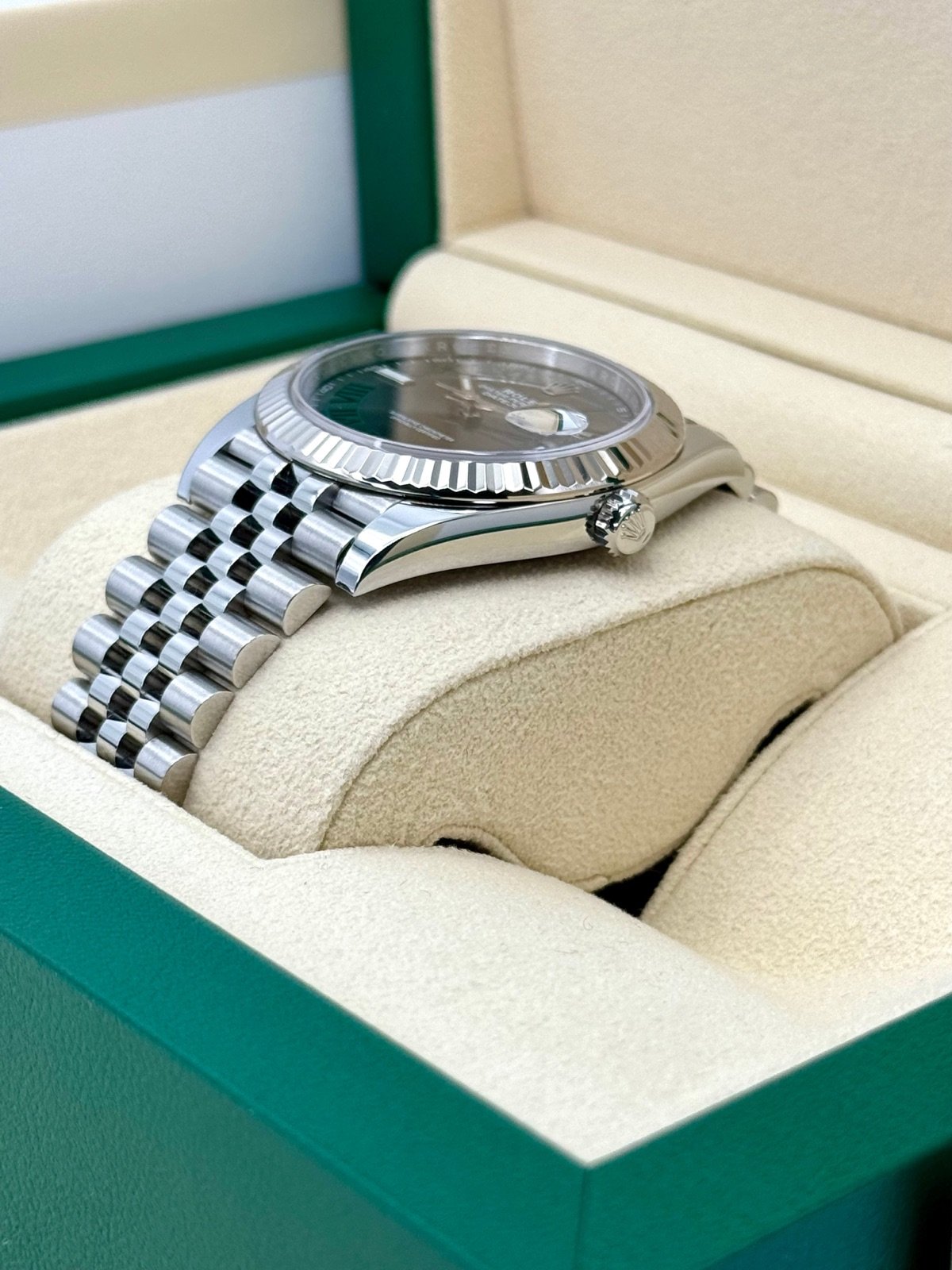 2023 Rolex Datejust 41mm 126334 Stainless Steel Jubilee Wimbledon Dial - Image 5