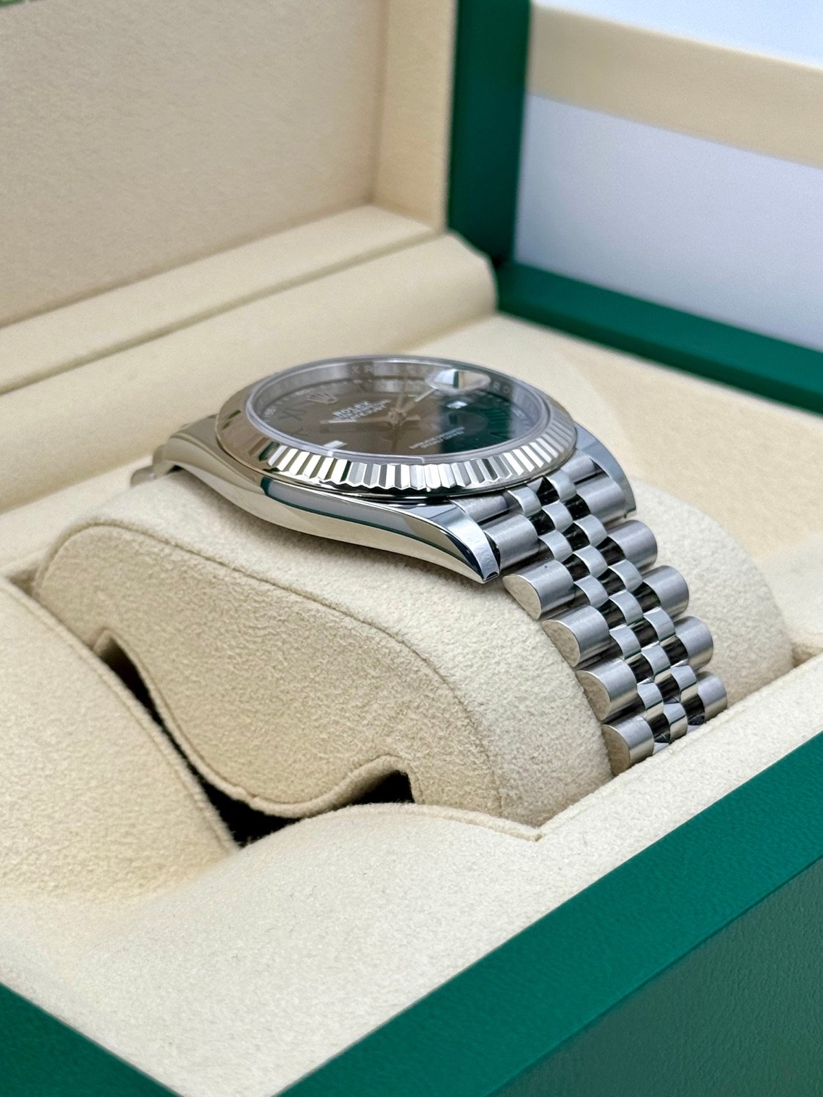 2023 Rolex Datejust 41mm 126334 Stainless Steel Jubilee Wimbledon Dial - Image 6