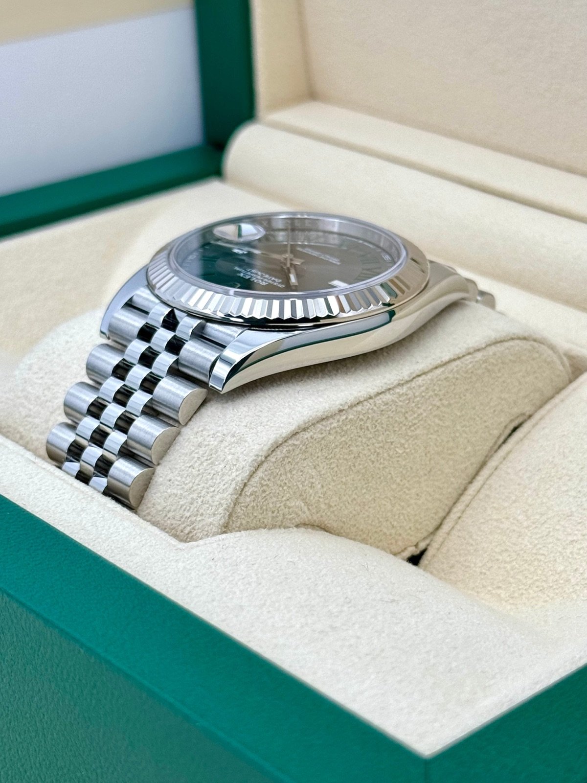 2023 Rolex Datejust 41mm 126334 Stainless Steel Jubilee Wimbledon Dial - Image 7