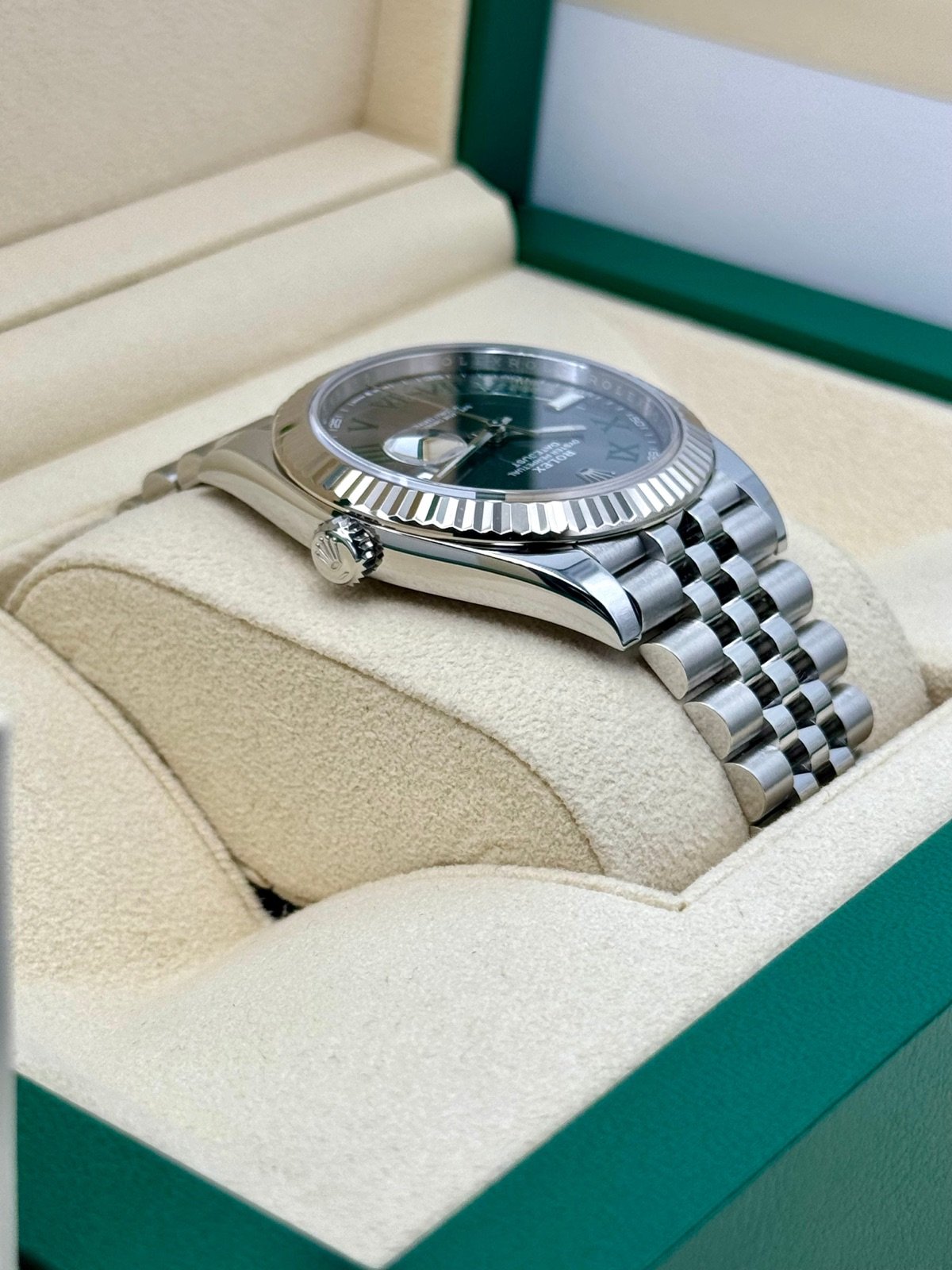2023 Rolex Datejust 41mm 126334 Stainless Steel Jubilee Wimbledon Dial - Image 8