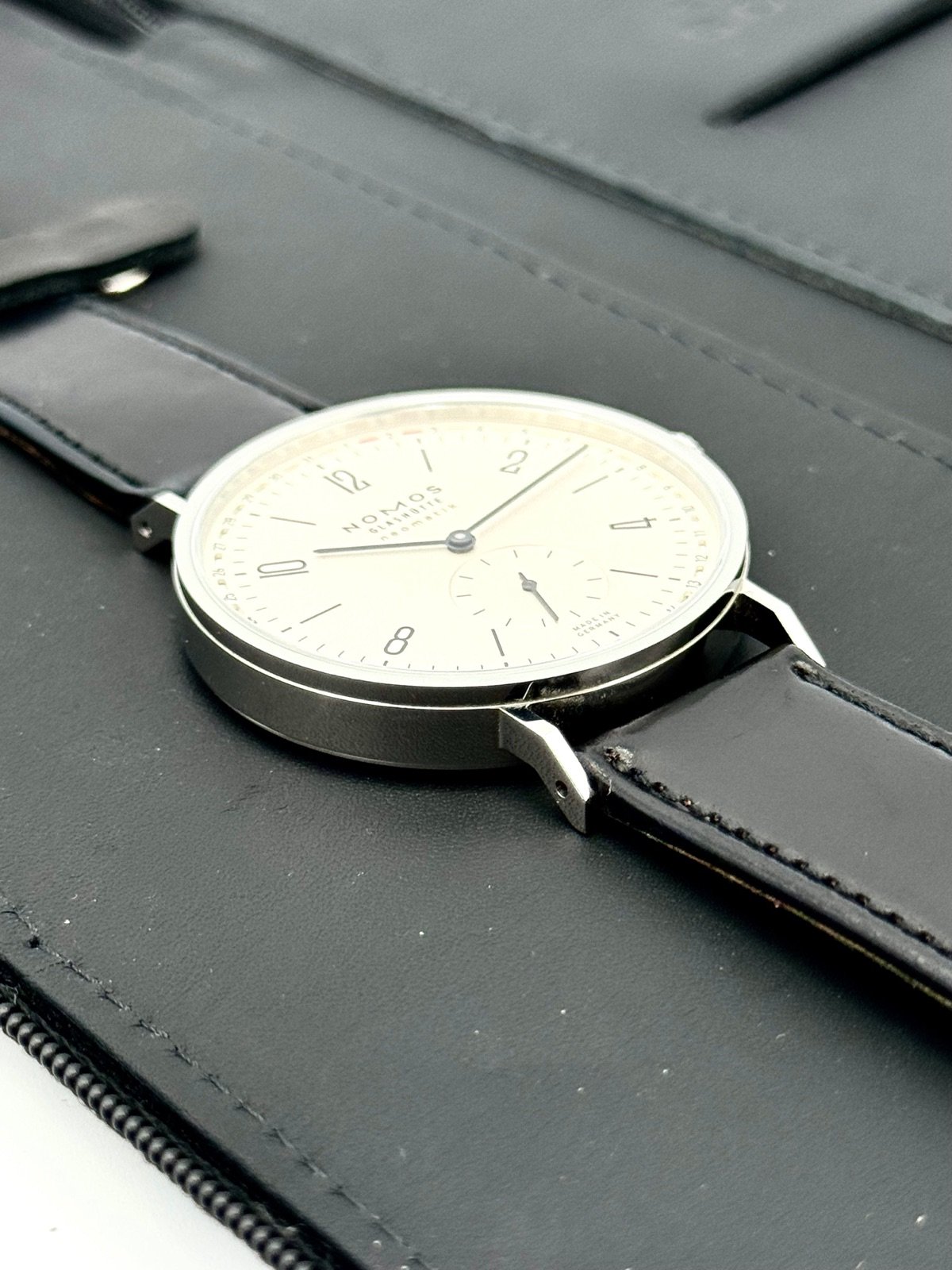 2023 Nomos Tangente Neomatik 41 Update Stainless Steel White Dial - Image 6