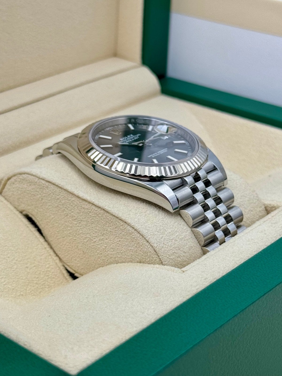 2023 Rolex Datejust 41mm 126334 Stainless Steel Jubilee Rhodium Dial - Image 6