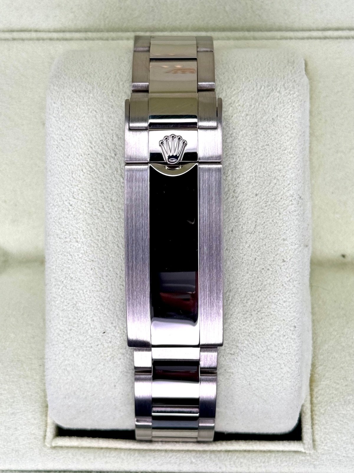2013 Rolex Submariner “Smurf” 40mm 116619LB White Gold Blue Dial - Image 2
