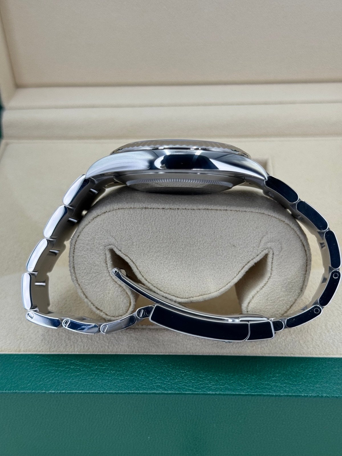 2023 Rolex Datejust 41m 126334 Stainless Steel Oyster Rhodium Dial (Unworn) - Image 10