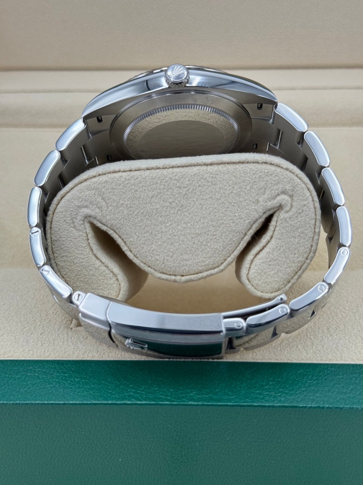 2023 Rolex Datejust 41m 126334 Stainless Steel Oyster Rhodium Dial (Unworn) - Image 9