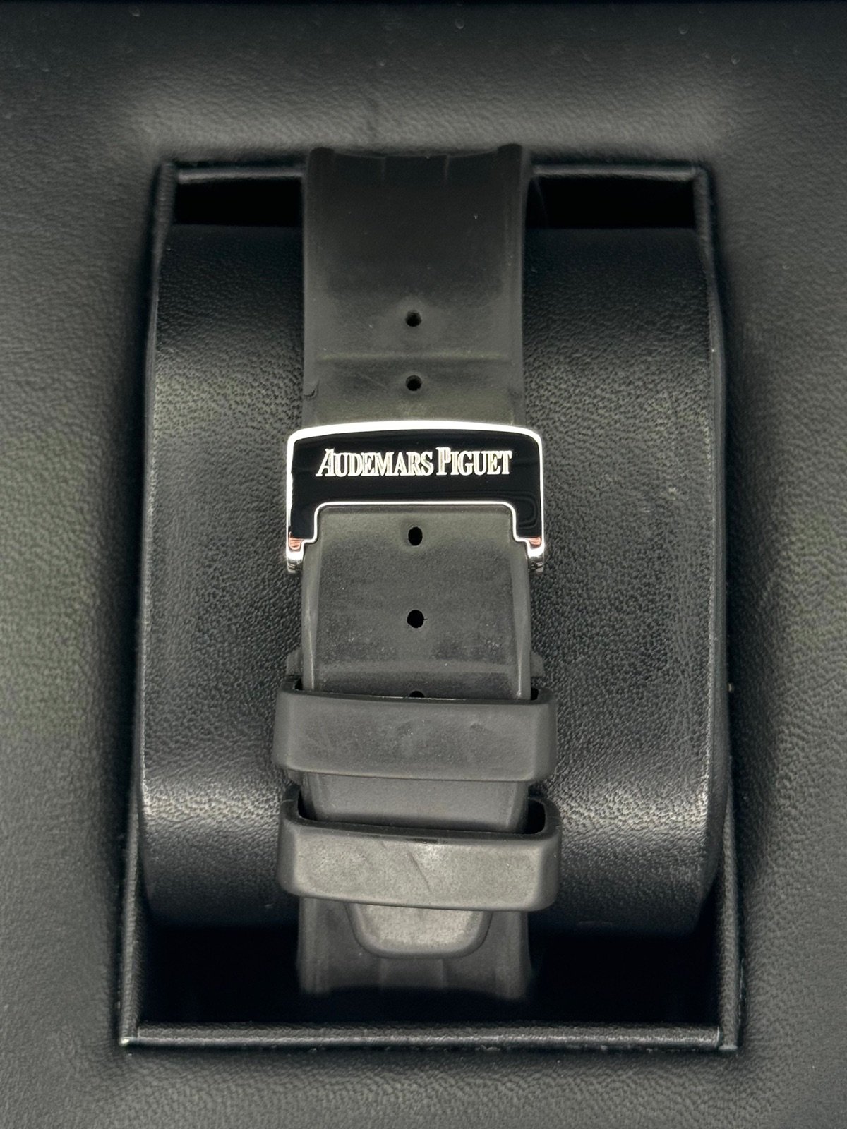 Audemars Piguet Royal Oak 42mm 25940SK Offshore - Image 2