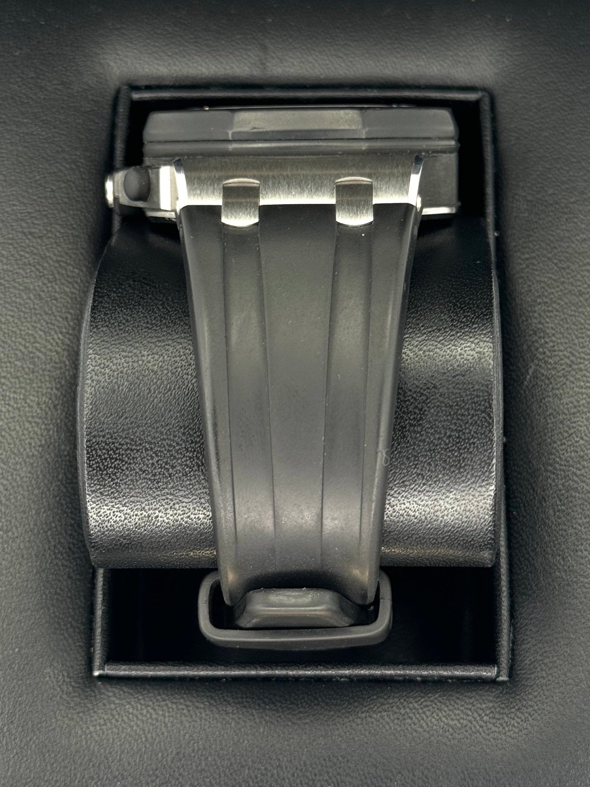 Audemars Piguet Royal Oak 42mm 25940SK Offshore - Image 4