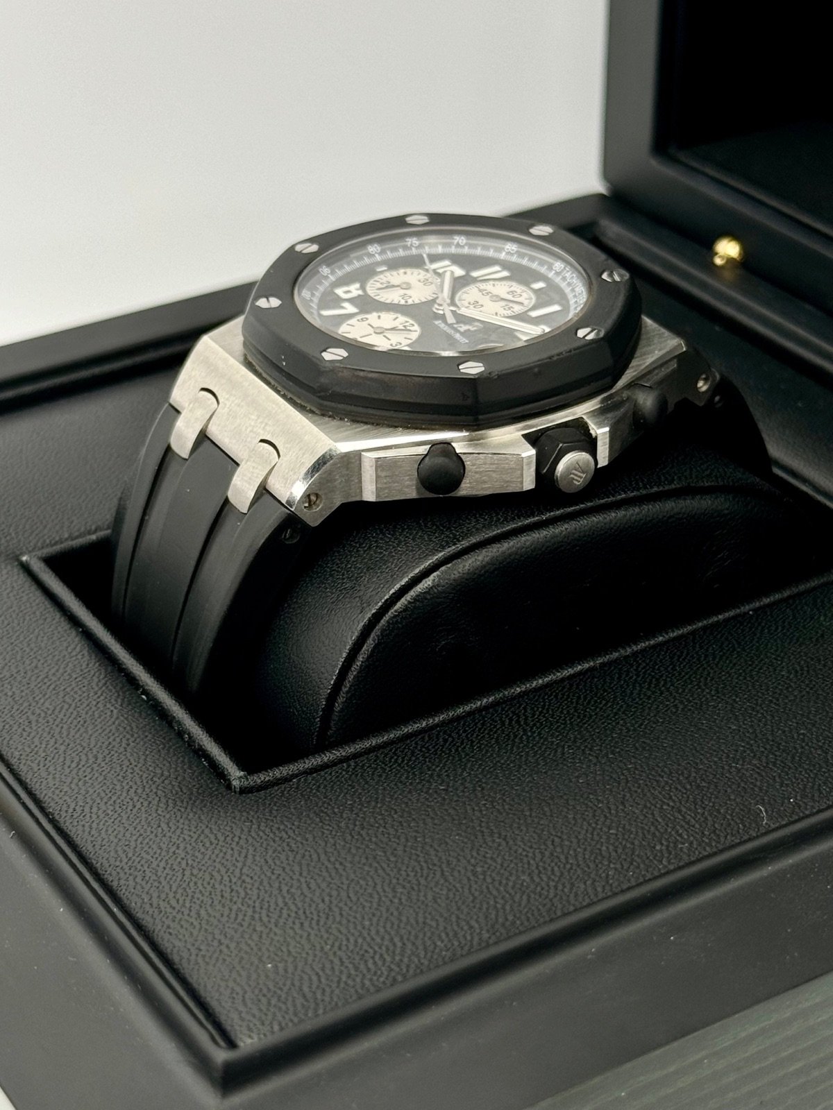 Audemars Piguet Royal Oak 42mm 25940SK Offshore - Image 5
