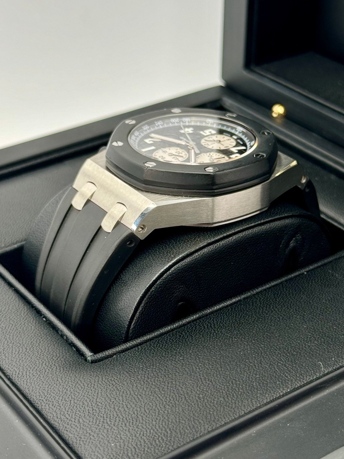 Audemars Piguet Royal Oak 42mm 25940SK Offshore - Image 7