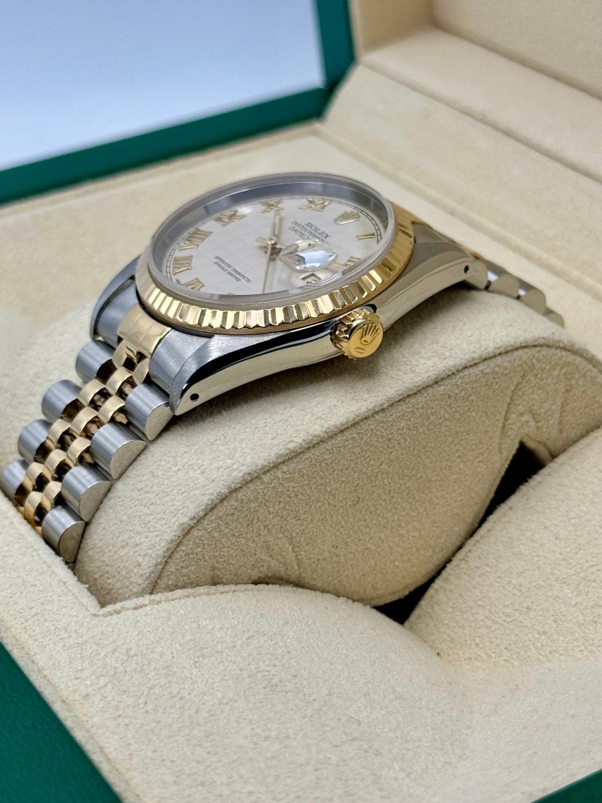 Rolex Datejust 36mm 16233 Two-Tone Jubilee Roman Numeral Pyramid Dial - Image 5