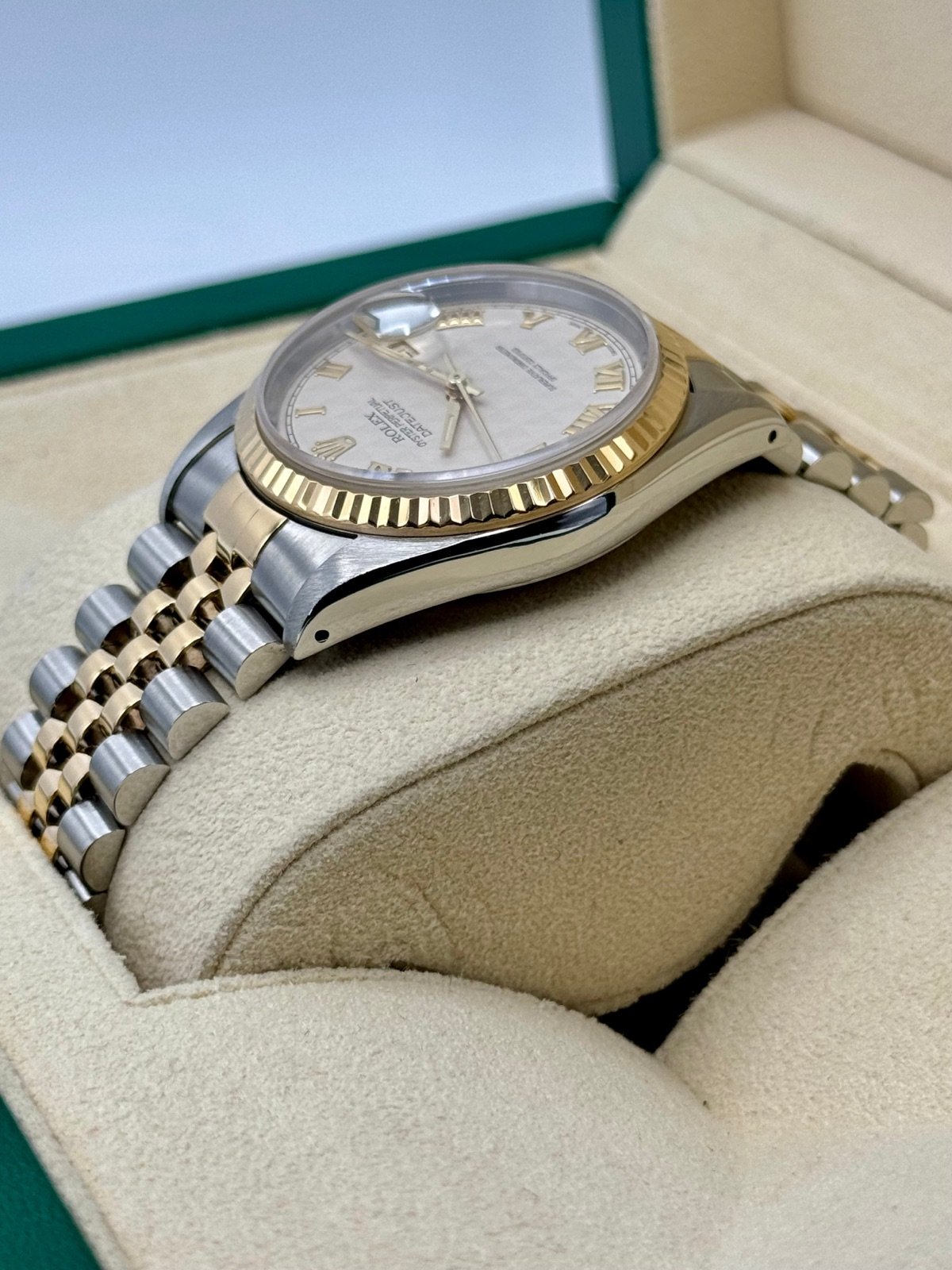 Rolex Datejust 36mm 16233 Two-Tone Jubilee Roman Numeral Pyramid Dial - Image 7