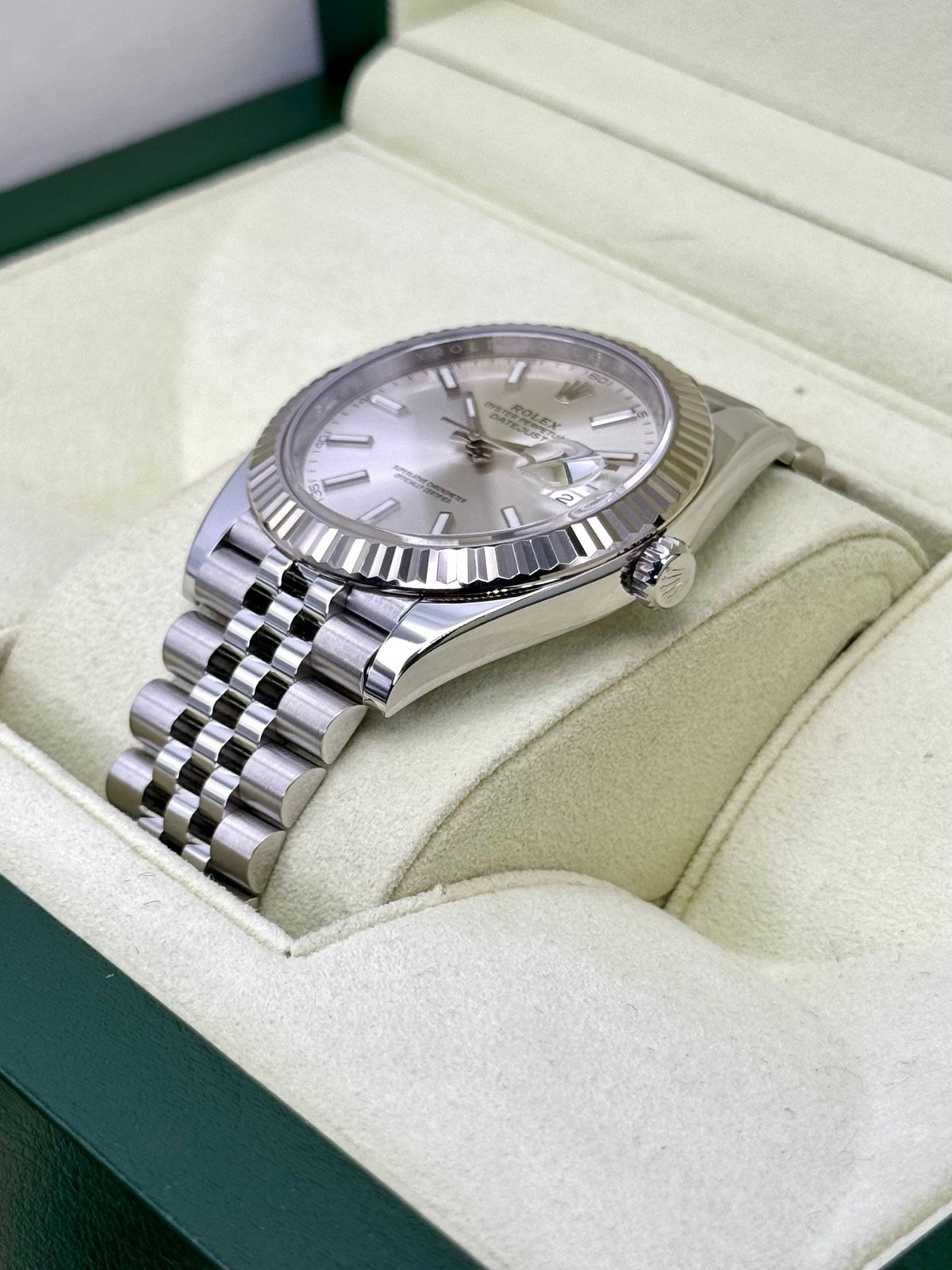 2017 Rolex Datejust 41mm 126334 Stainless Steel Jubilee Silver Dial - Image 5