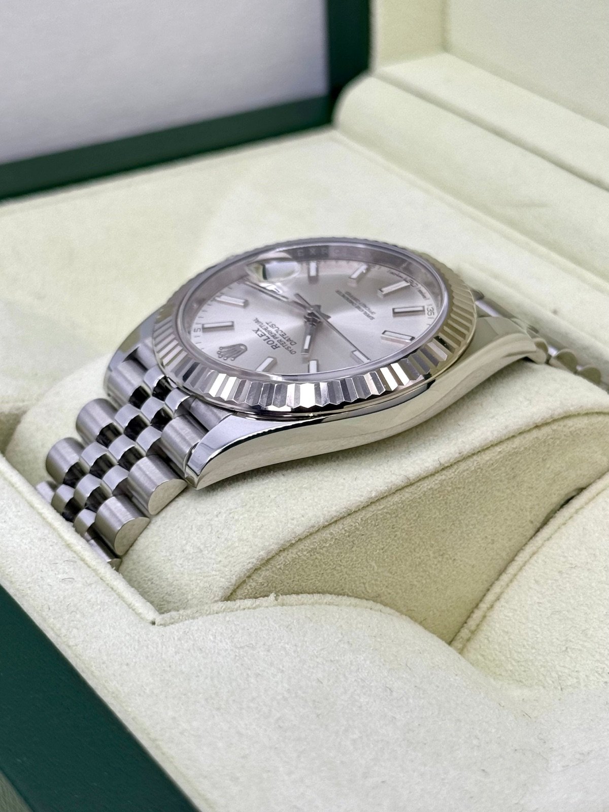 2017 Rolex Datejust 41mm 126334 Stainless Steel Jubilee Silver Dial - Image 7