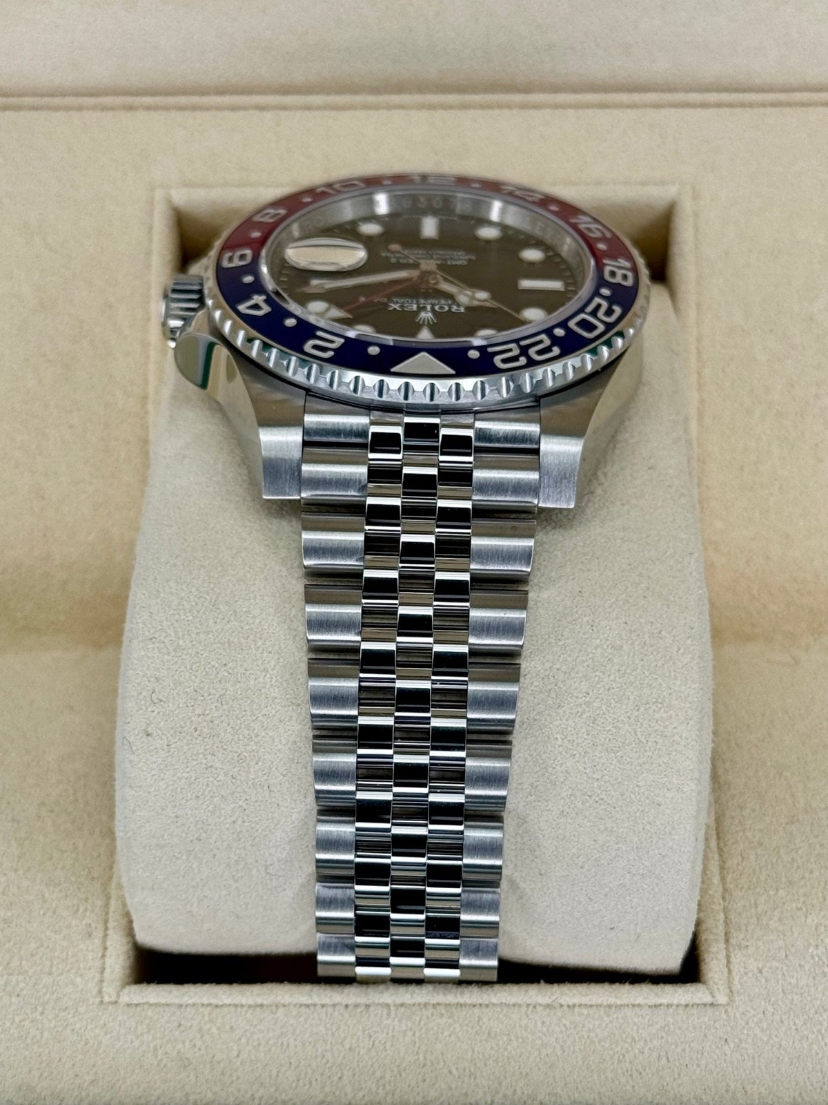 2019 GMT-Master II “Pepsi” 40mm 126710BLRO Jubilee (Unworn) - Image 4