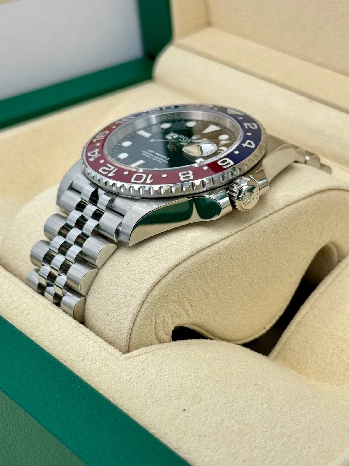 2019 GMT-Master II “Pepsi” 40mm 126710BLRO Jubilee (Unworn) - Image 5