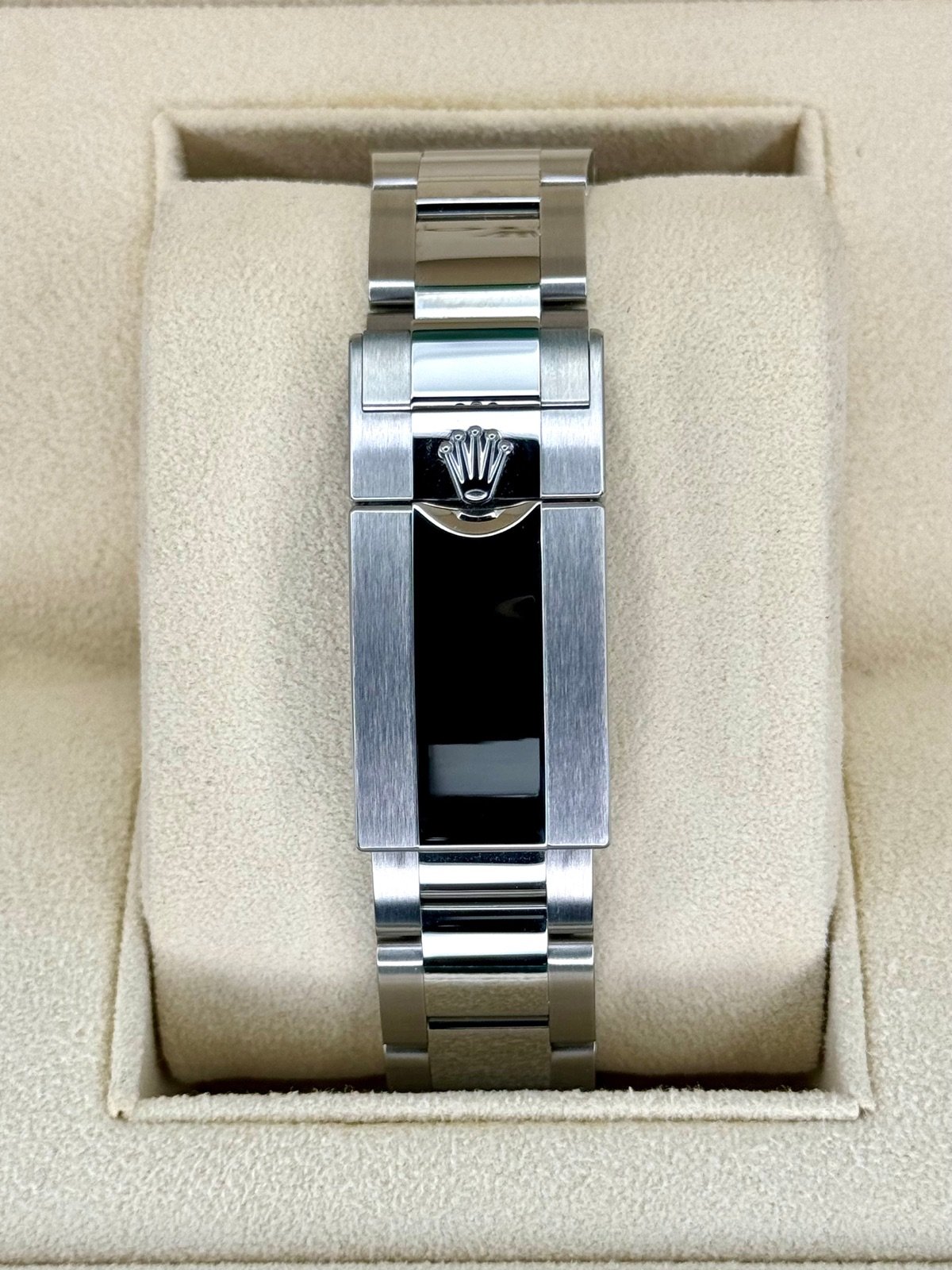 2022 GMT-Master II “Pepsi” 40mm 126710BLRO Oyster (Unworn) - Image 2