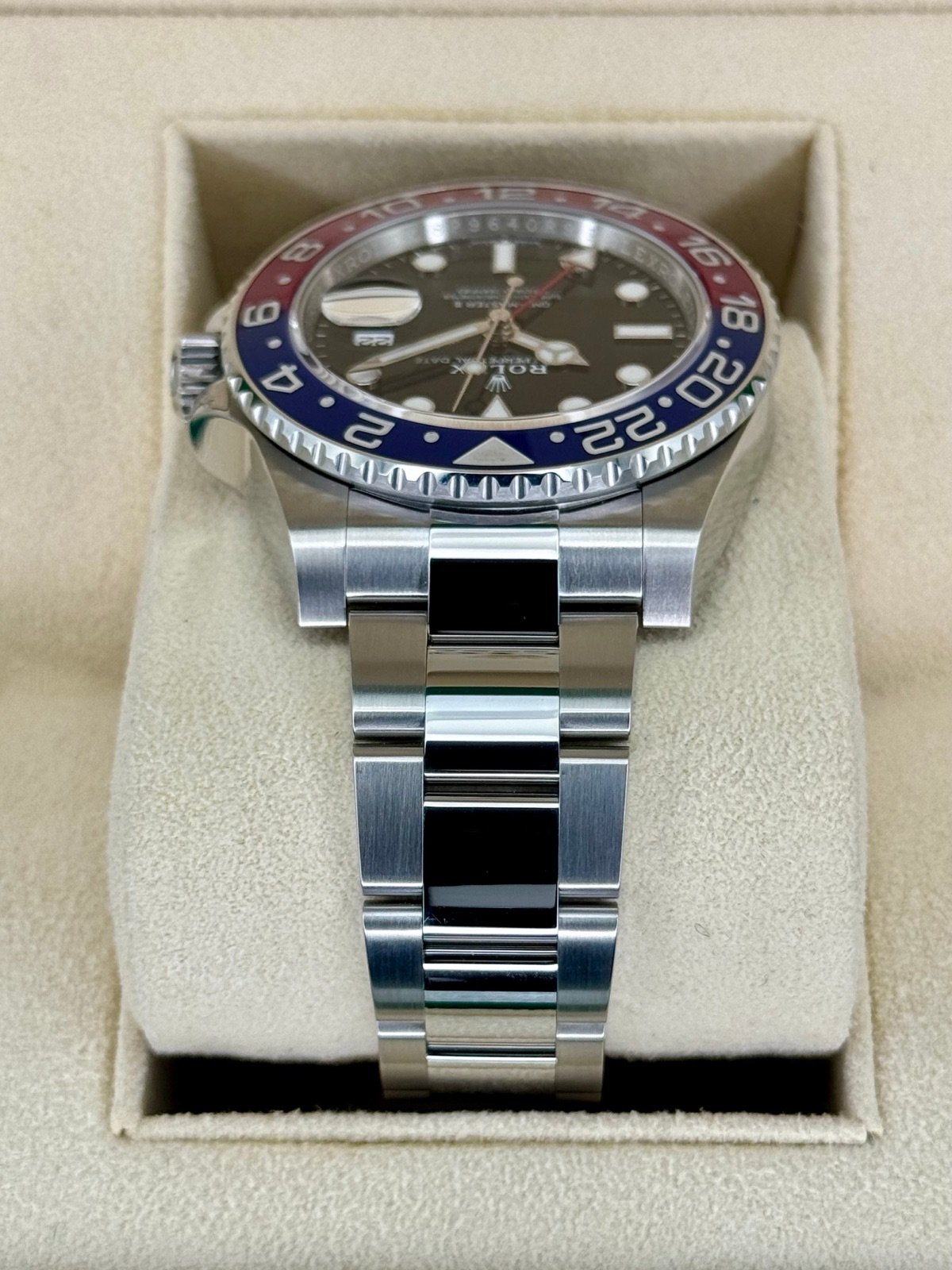 2022 GMT-Master II “Pepsi” 40mm 126710BLRO Oyster (Unworn) - Image 4