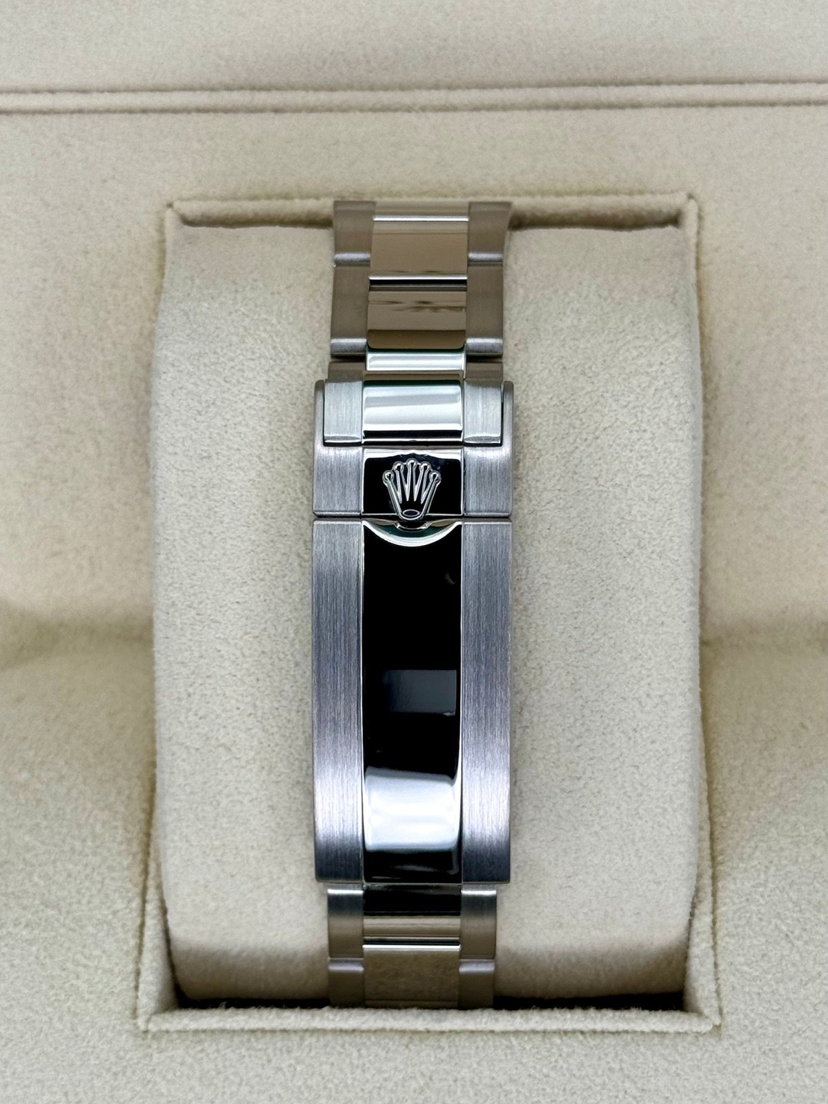 2012 Rolex Submariner “Smurf” 40mm 116619 White Gold Blue Dial - Image 2