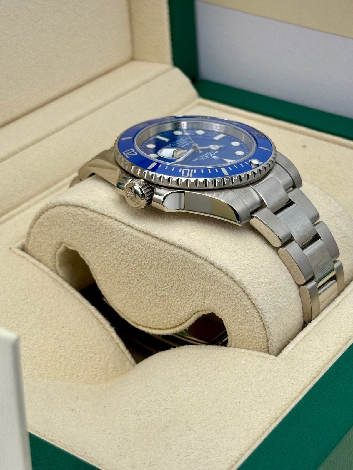 2012 Rolex Submariner “Smurf” 40mm 116619 White Gold Blue Dial - Image 7