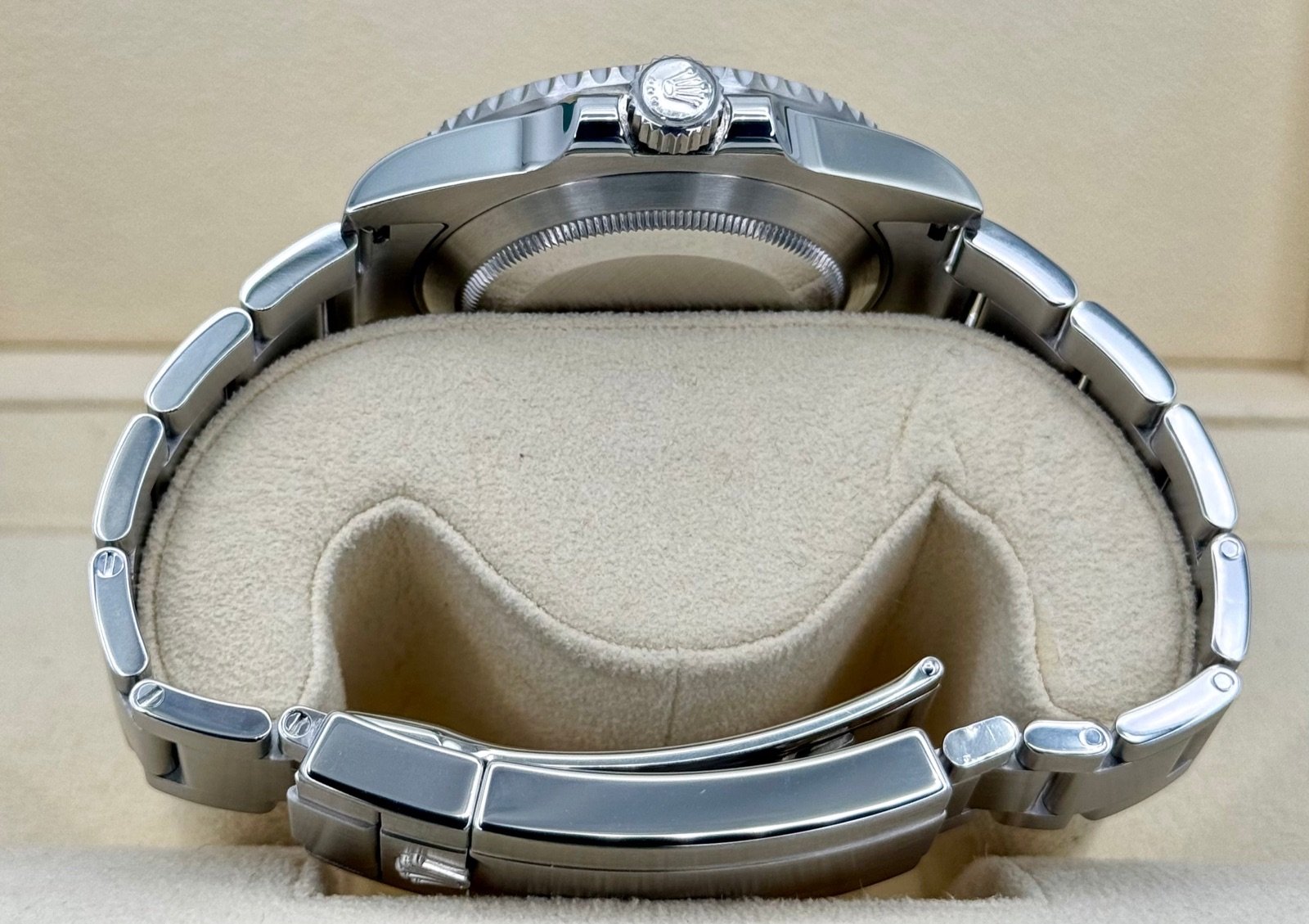 Submariner “Hulk” 40mm 116610LV Green Dial - Image 10