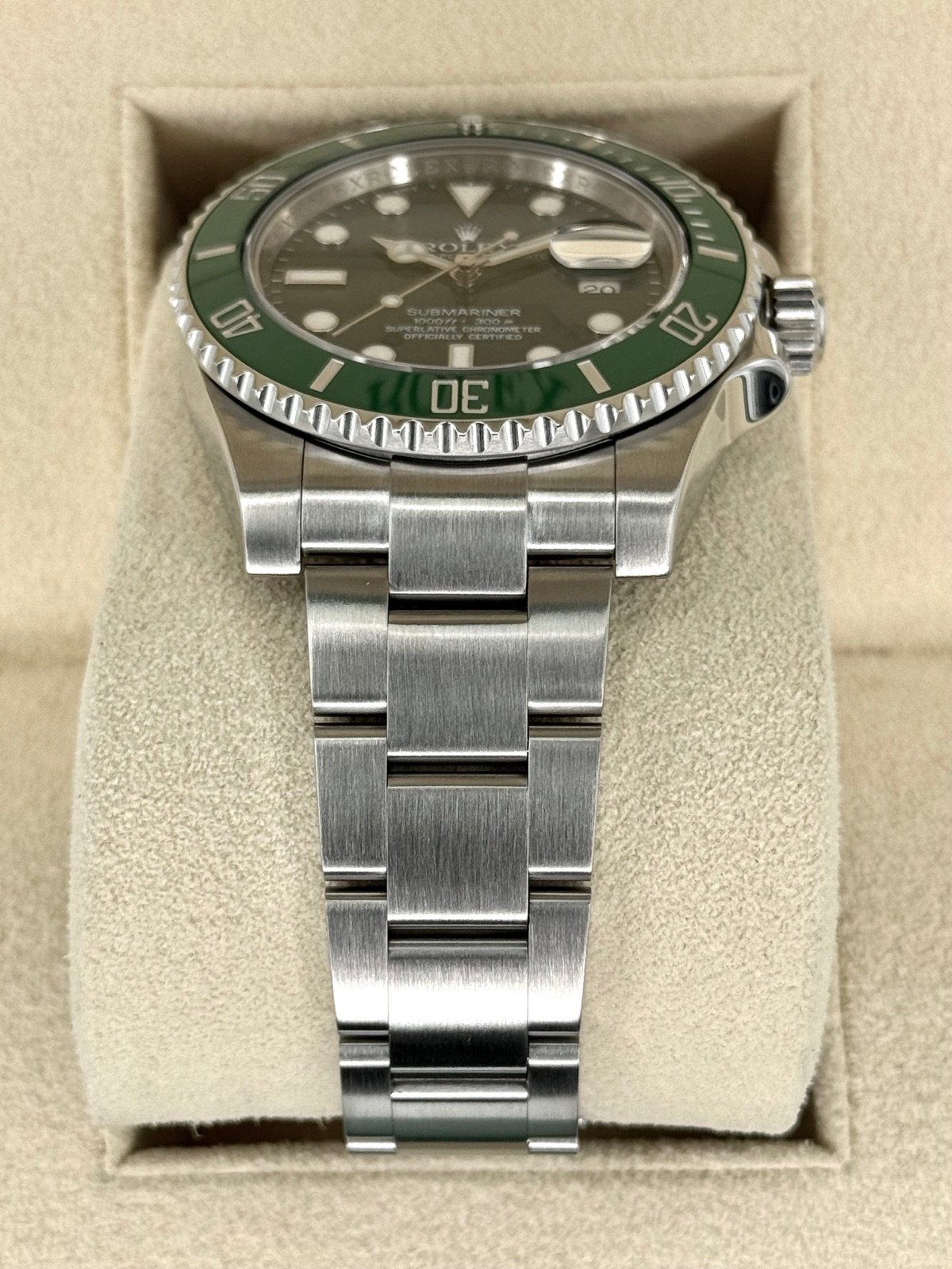 Submariner “Hulk” 40mm 116610LV Green Dial - Image 4