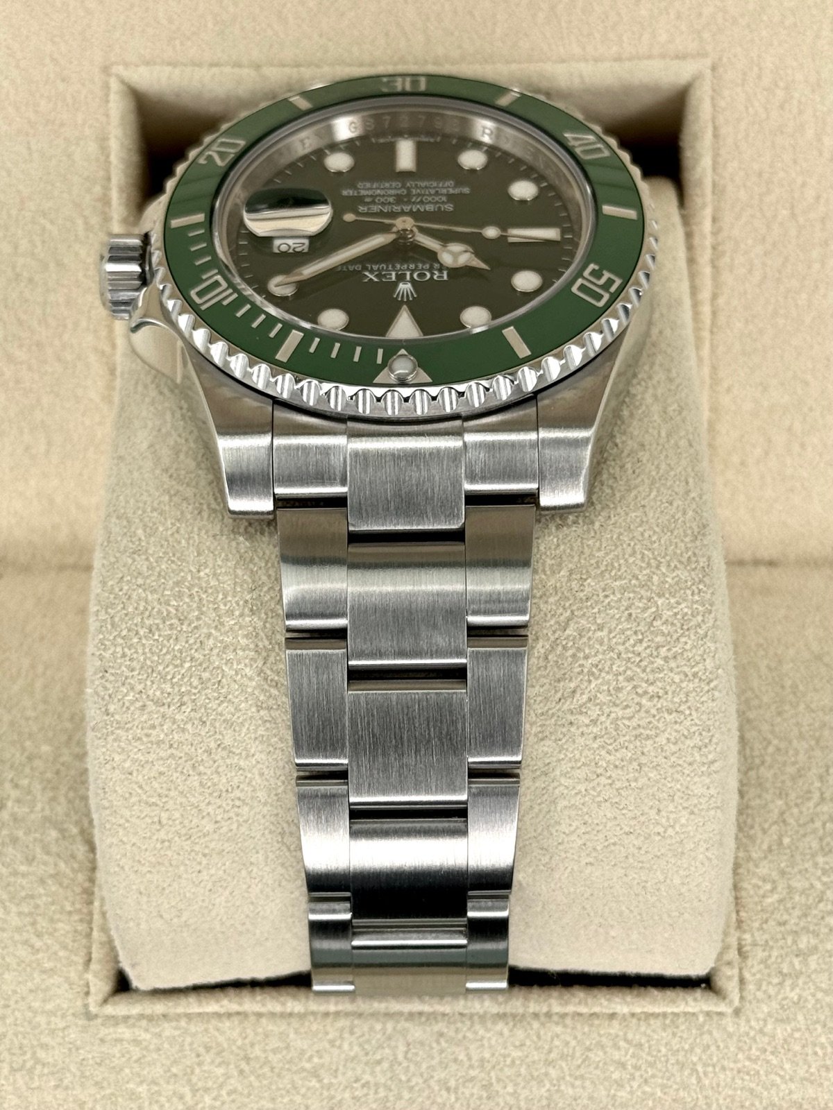 Submariner “Hulk” 40mm 116610LV Green Dial - Image 5