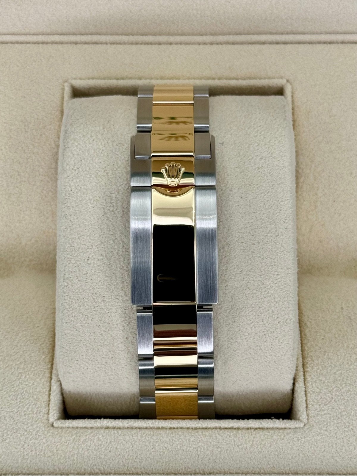 Rolex GMT-Master II 40mm 116713LN Two-Tone Black Dial - Image 2