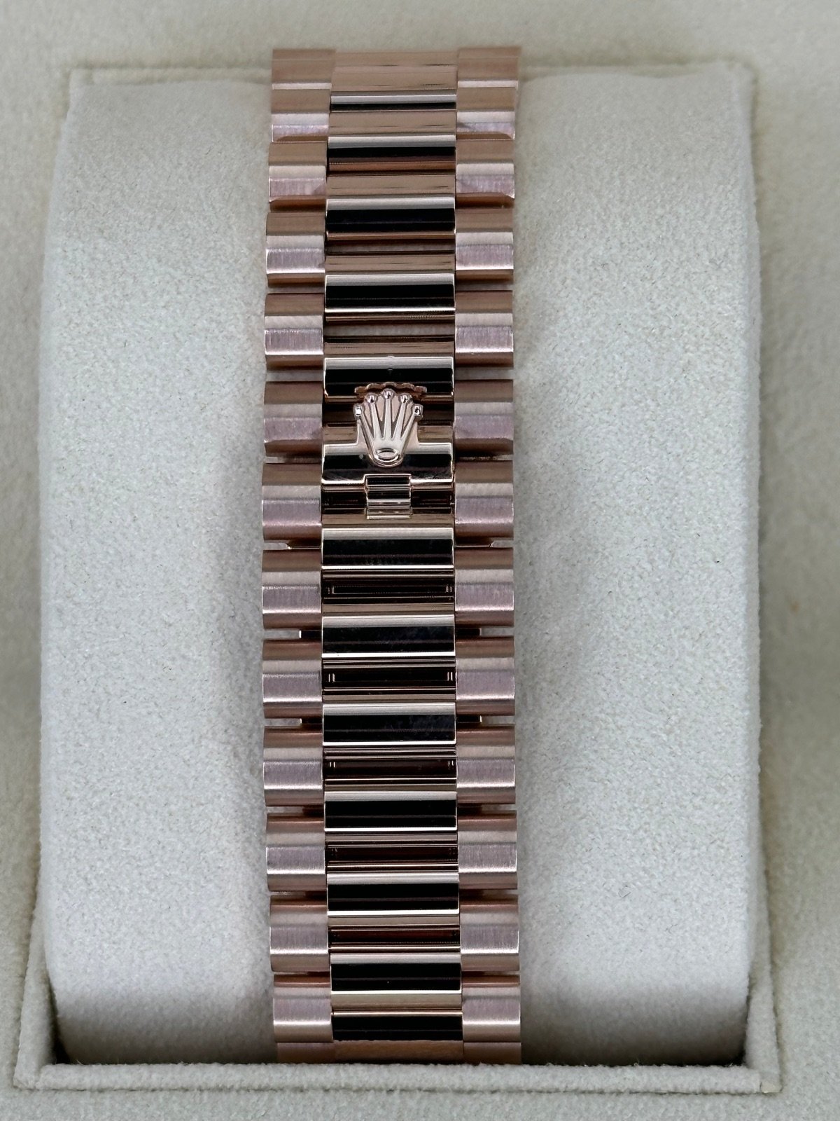 2022 Rolex Day-Date 40mm 228235 Presidential Rose Gold Olive Dial (Unworn) - Image 2