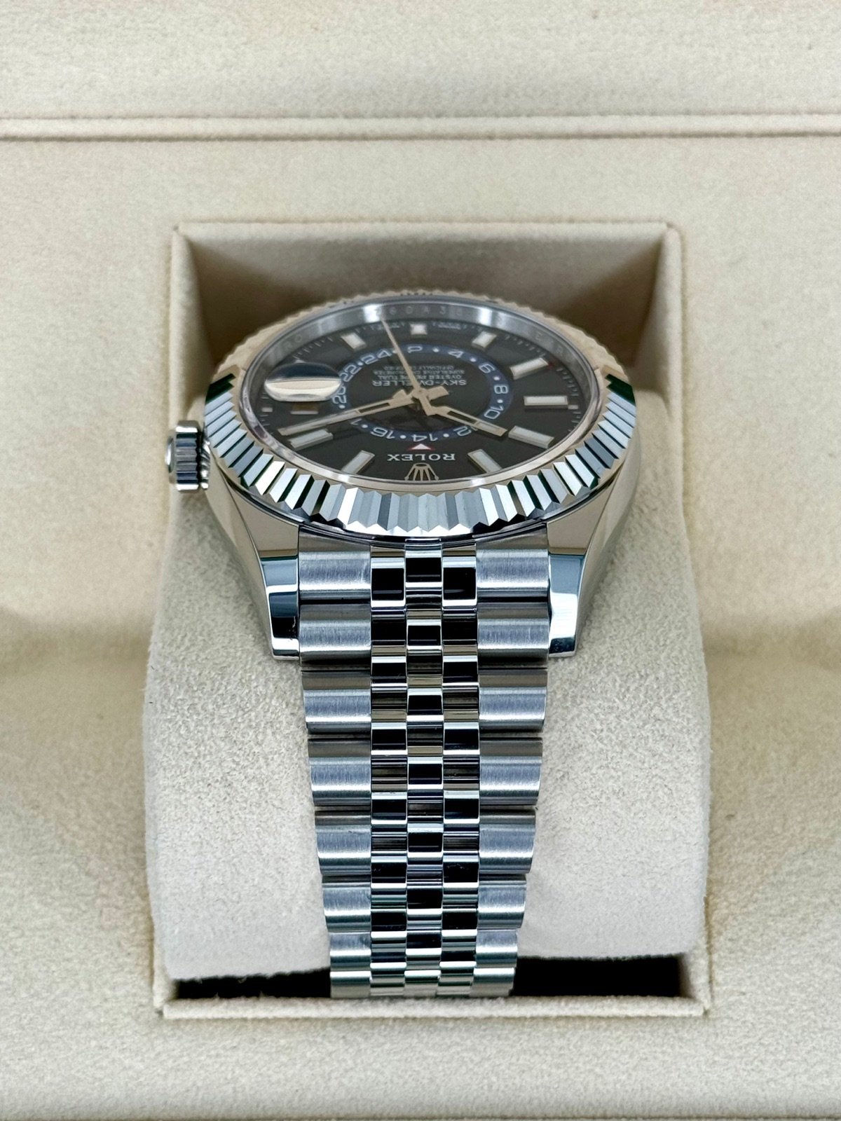 2023 Rolex Sky-Dweller 42mm 326934 Jubilee Blue Dial (Unworn) - Image 4