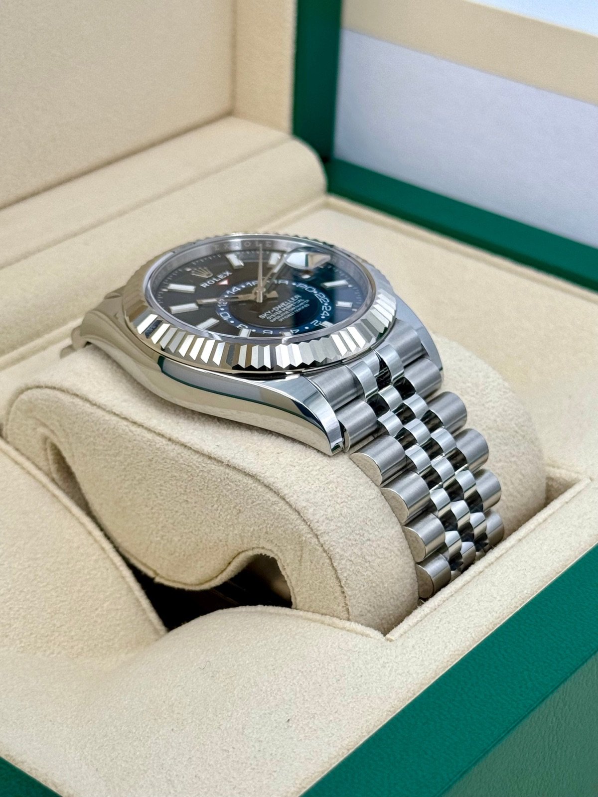 2023 Rolex Sky-Dweller 42mm 326934 Jubilee Blue Dial (Unworn) - Image 6
