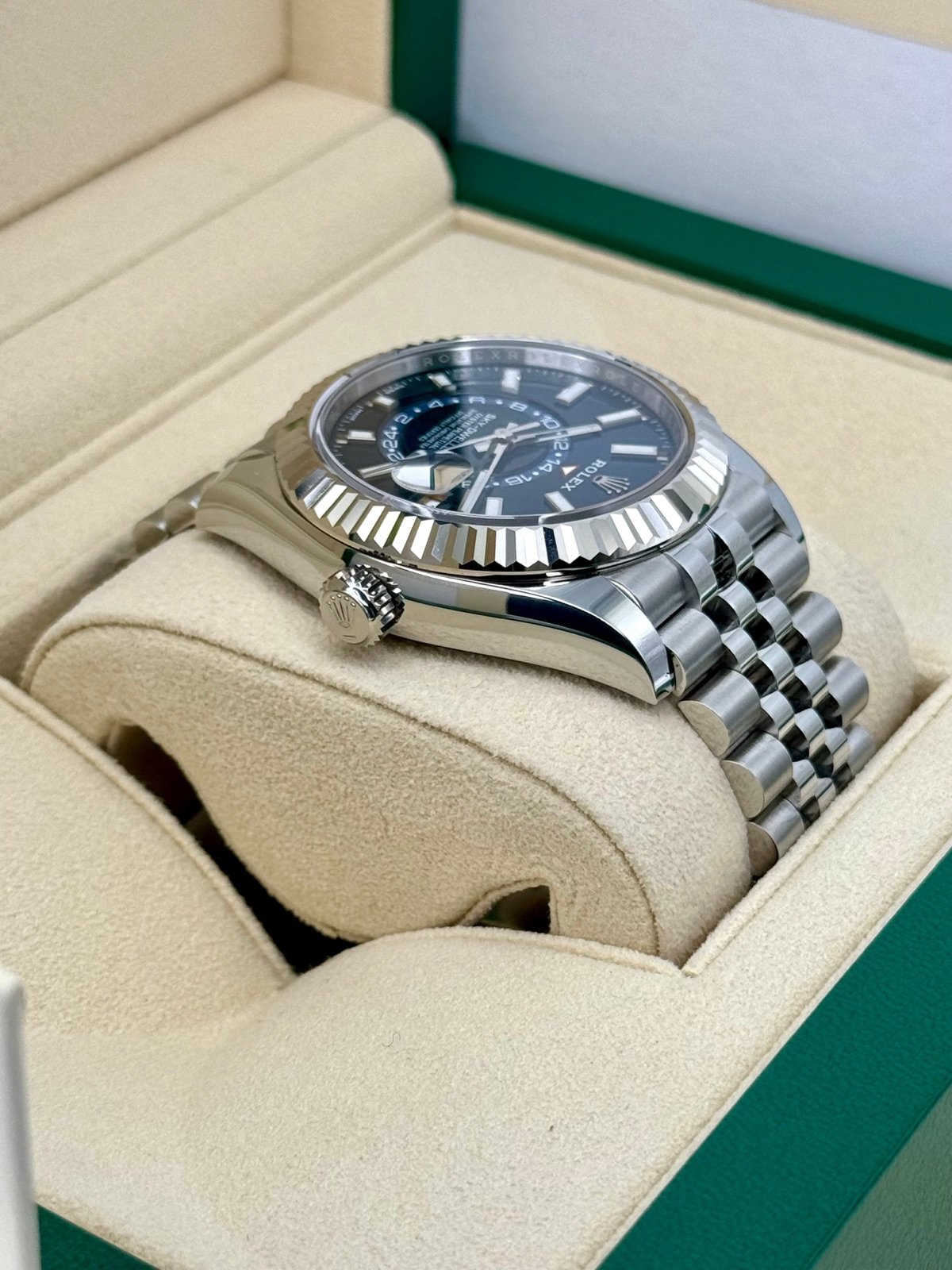 2023 Rolex Sky-Dweller 42mm 326934 Jubilee Blue Dial (Unworn) - Image 8