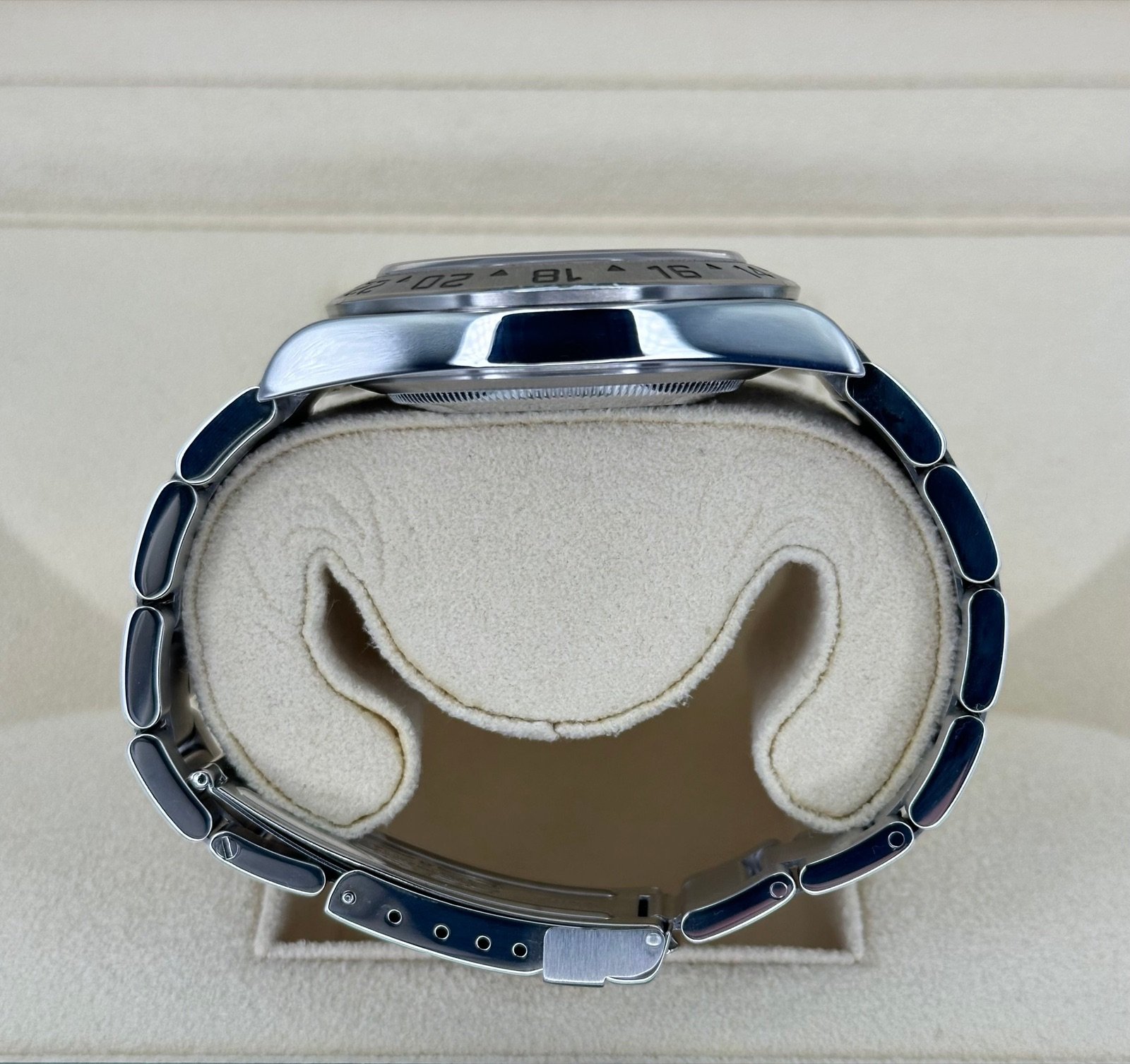 2002 Rolex Explorer II 40mm 16570 Stainless Steel Black Dial - Image 10