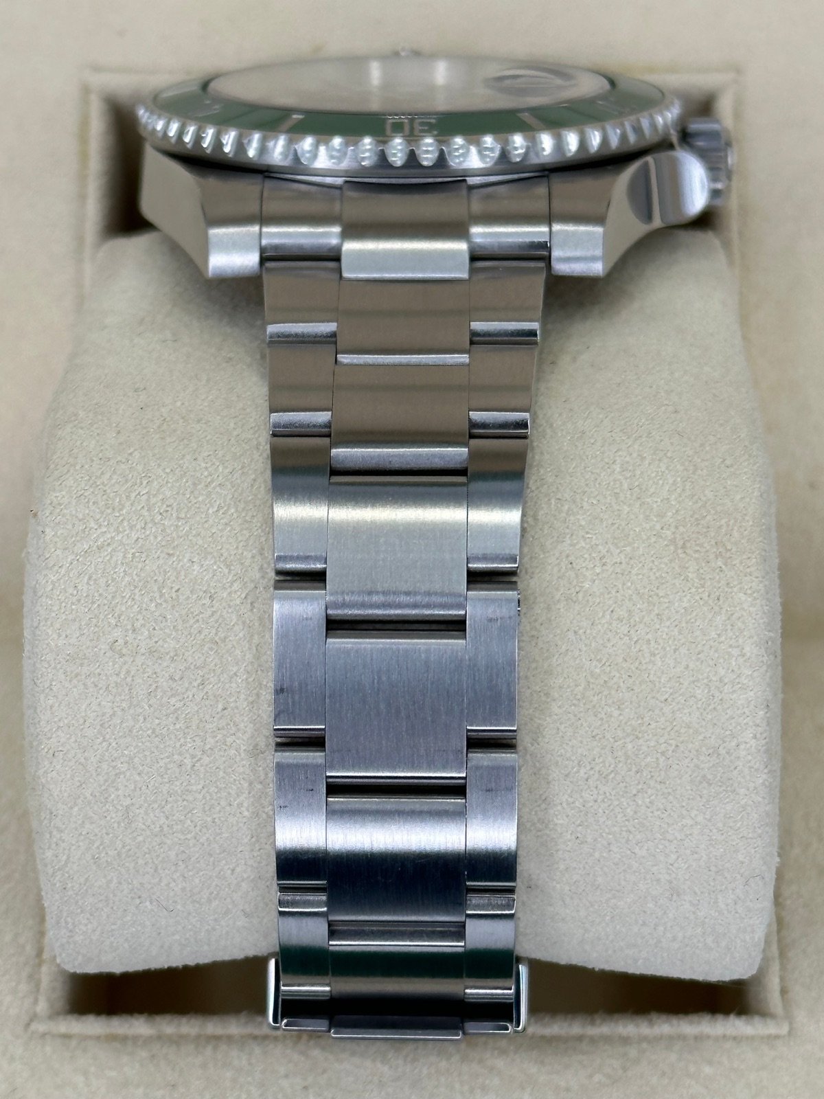 2016 Rolex Submariner “Hulk” 40mm 116610LV Green Dial - Image 3