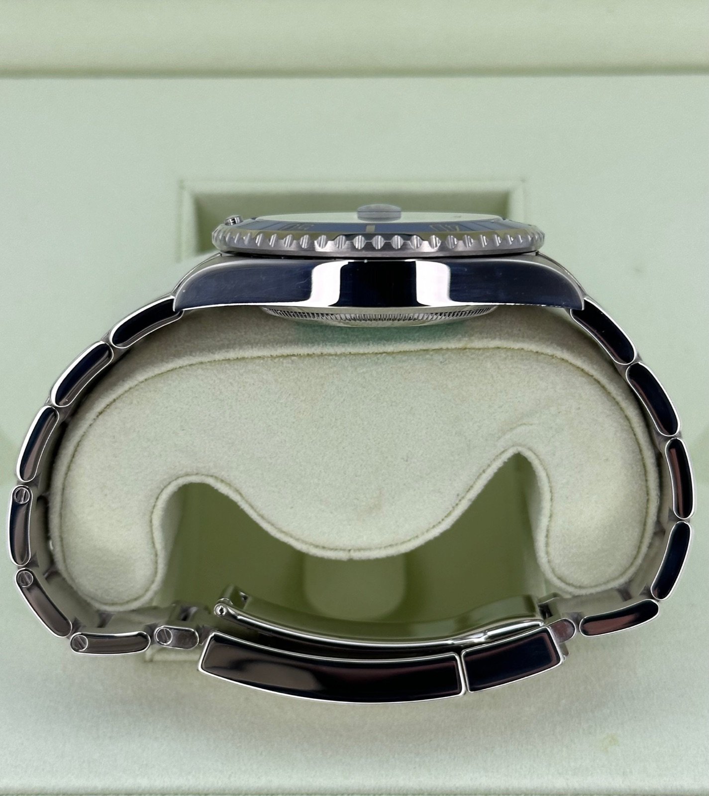 2009 Rolex Submariner “Smurf” 40mm 116619LB White Gold Blue Dial - Image 10