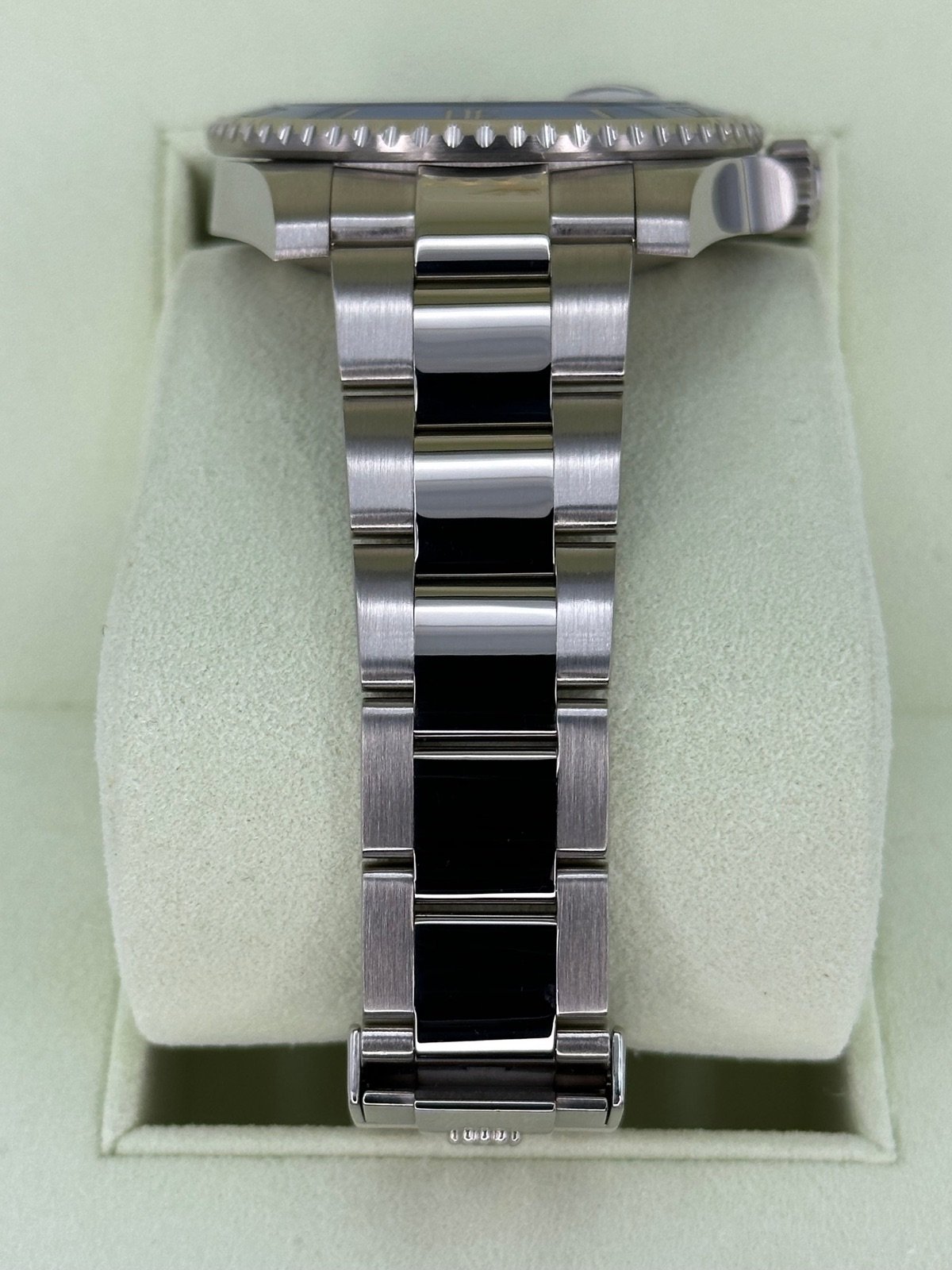 2009 Rolex Submariner “Smurf” 40mm 116619LB White Gold Blue Dial - Image 3