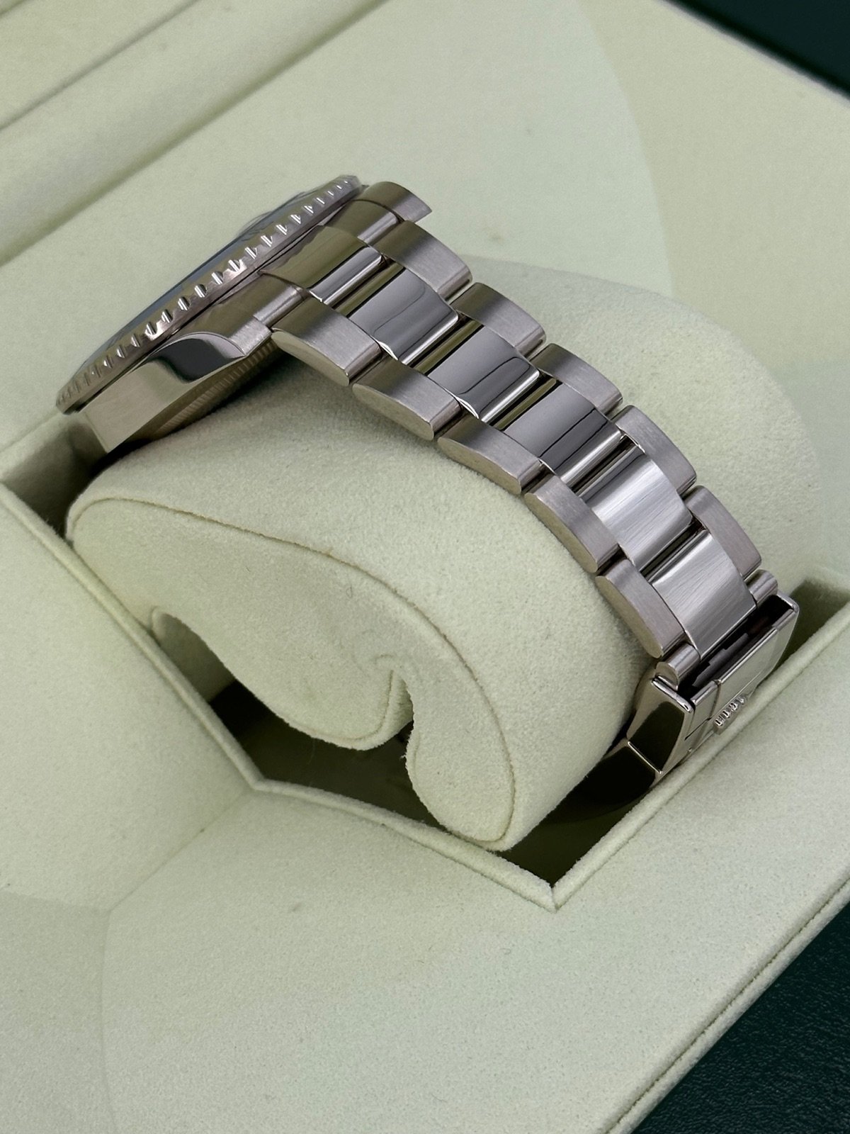 2009 Rolex Submariner “Smurf” 40mm 116619LB White Gold Blue Dial - Image 6