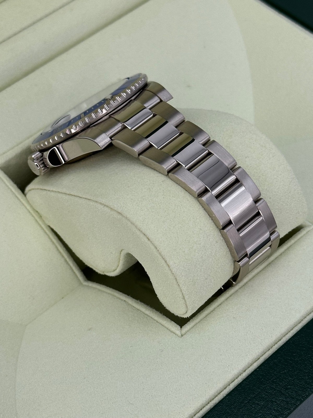 2009 Rolex Submariner “Smurf” 40mm 116619LB White Gold Blue Dial - Image 8