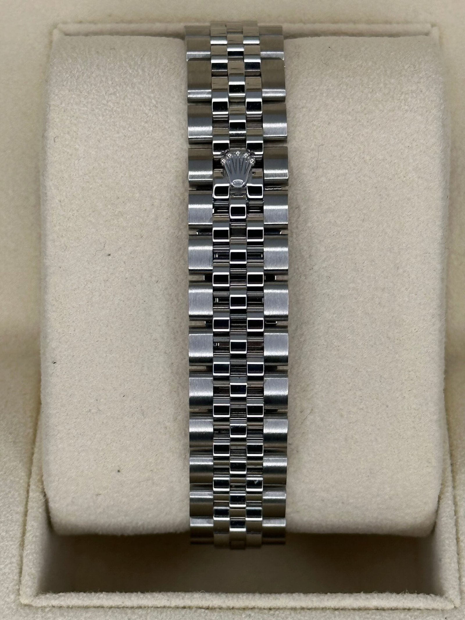 2022 Rolex Lady-Datejust 28mm 279174 Jubilee Mother of Pearl Diamond Dial - Image 2