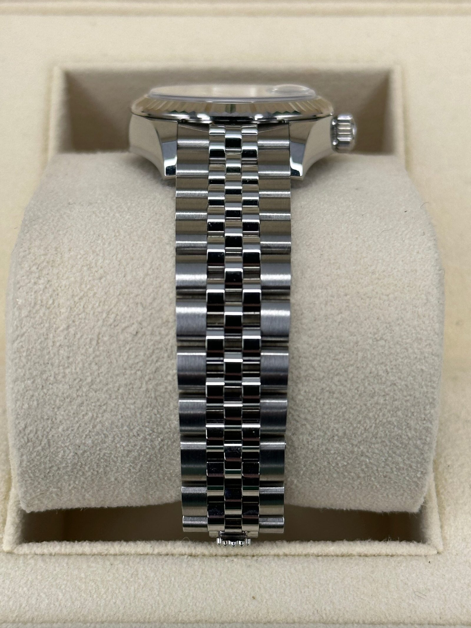 2022 Rolex Lady-Datejust 28mm 279174 Jubilee Mother of Pearl Diamond Dial - Image 3