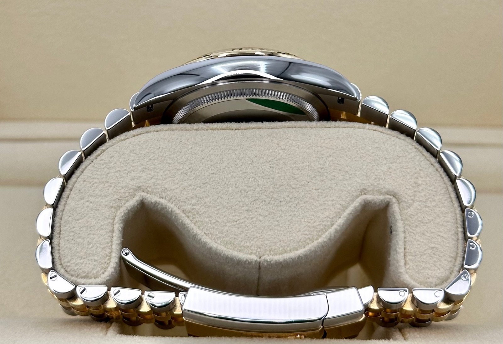 2023 Rolex Datejust 36mm 126233 Mother of Pearl Diamond Dial (Unworn) - Image 10