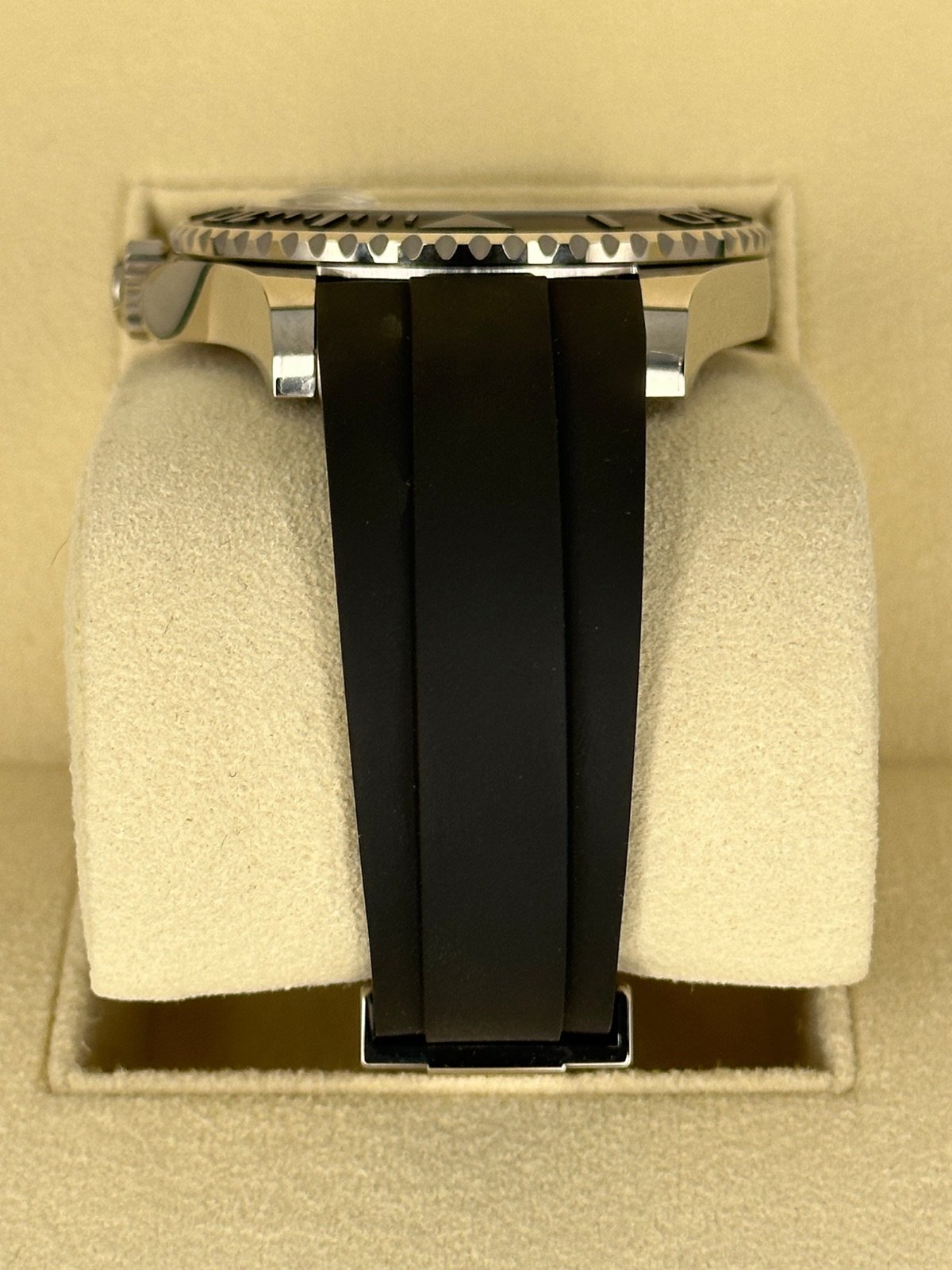 2023 Rolex Yacht-Master 42mm 226659 White Gold Oysterflex Black Dial (Unworn) - Image 4