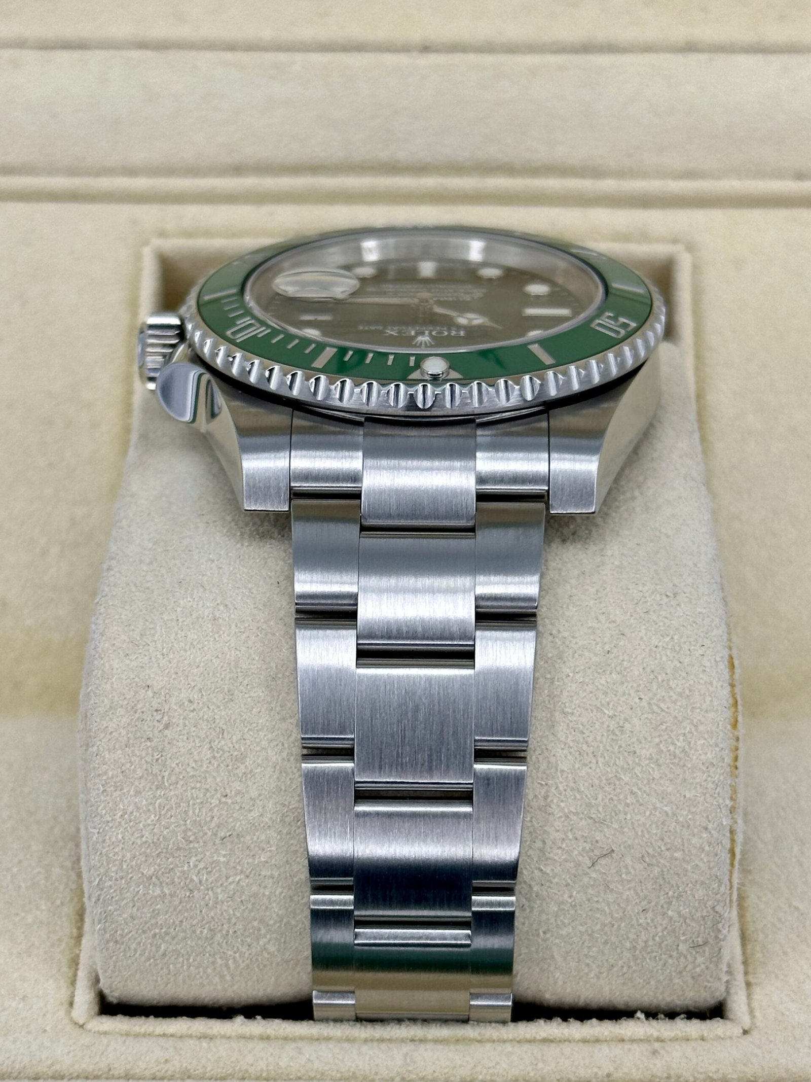 2015 Rolex Submariner “Hulk” 40mm 116610LV Green Dial - Image 4