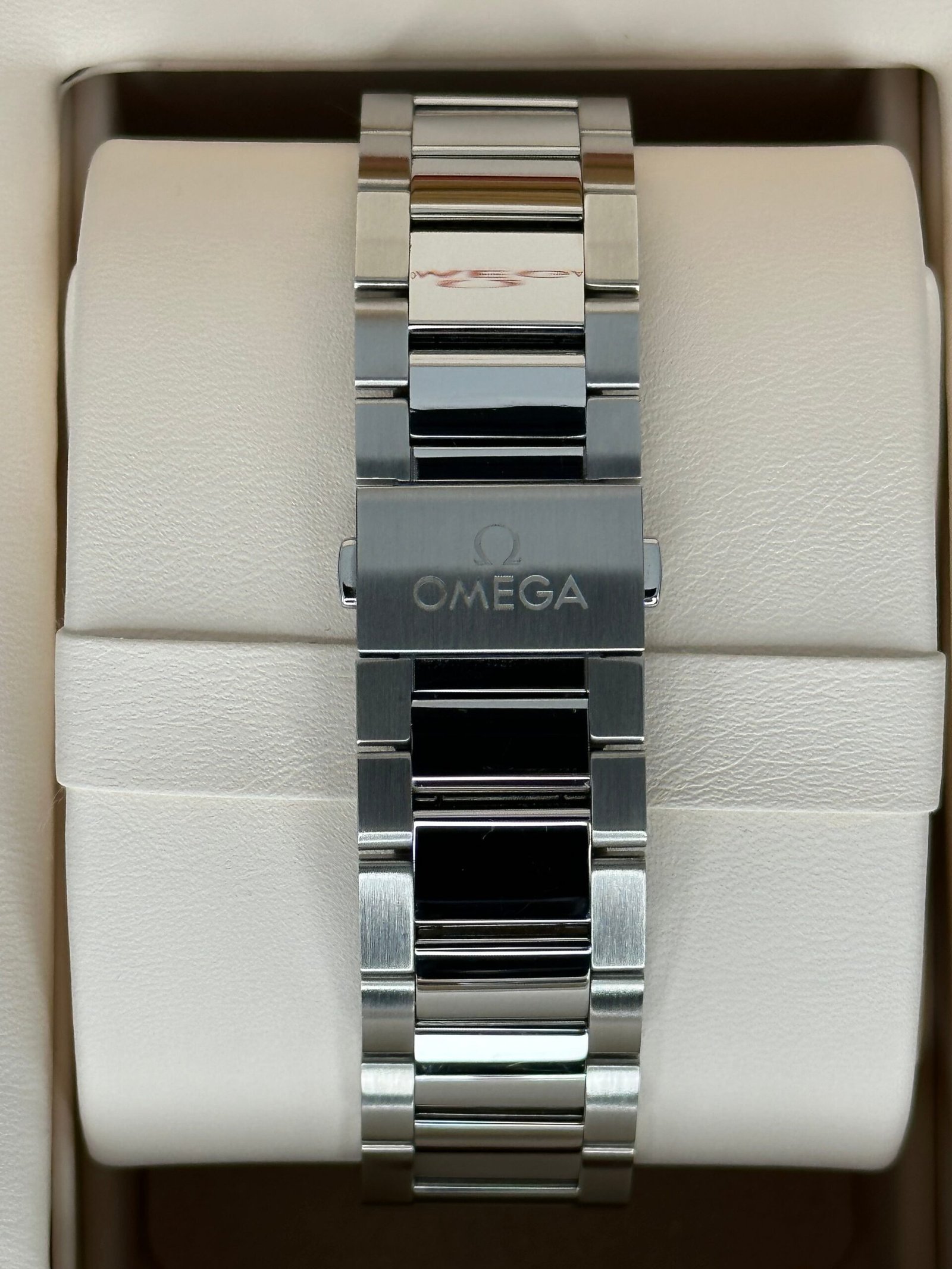 2023 Omega Seamaster Aqua Terra 41mm 220.10.41.21.03.005 Blue Dial - Image 2