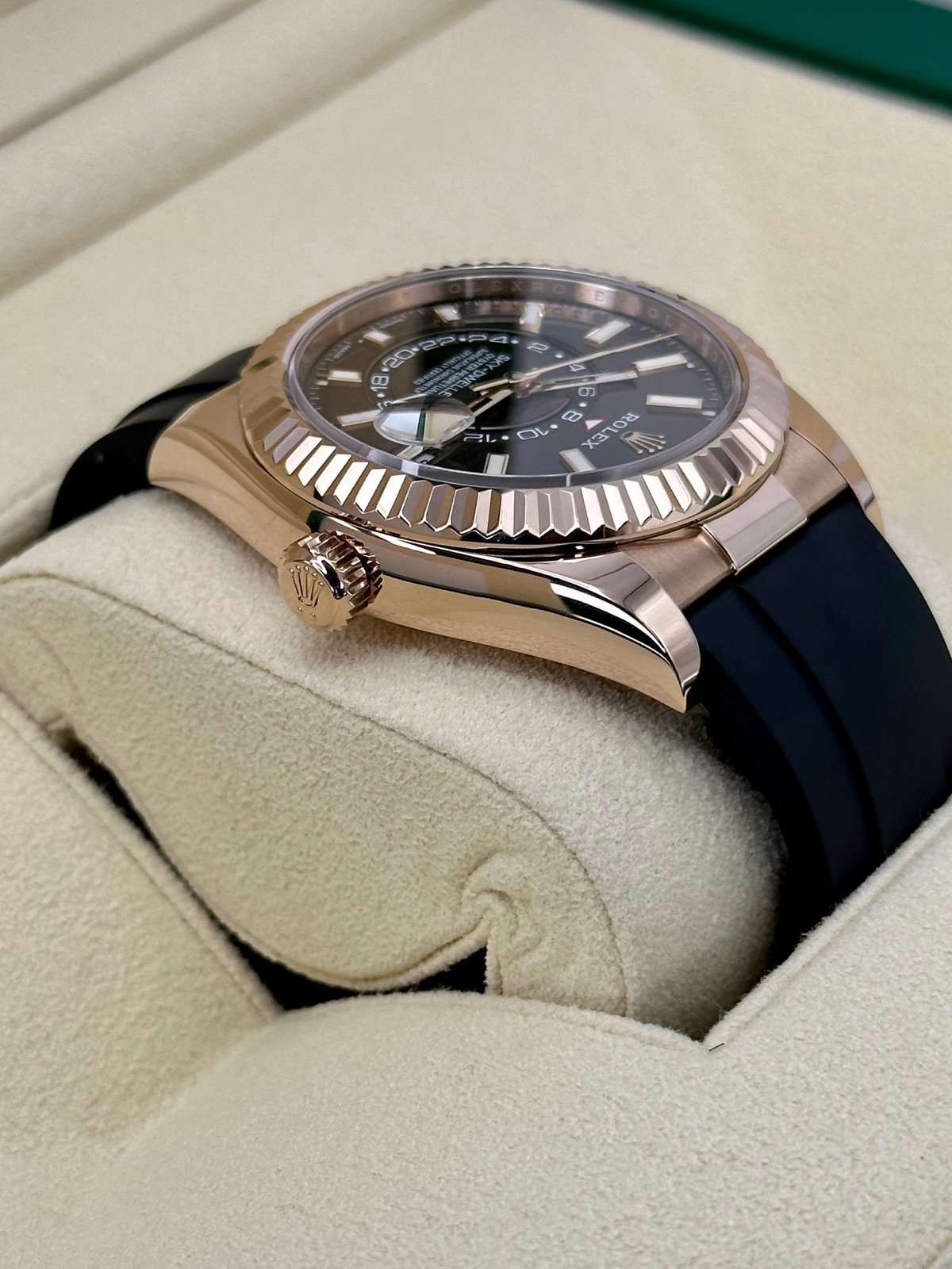 2022 Rolex Sky-Dweller 42mm 326235 Rose Gold Oysterflex Chocolate Dial - Image 8